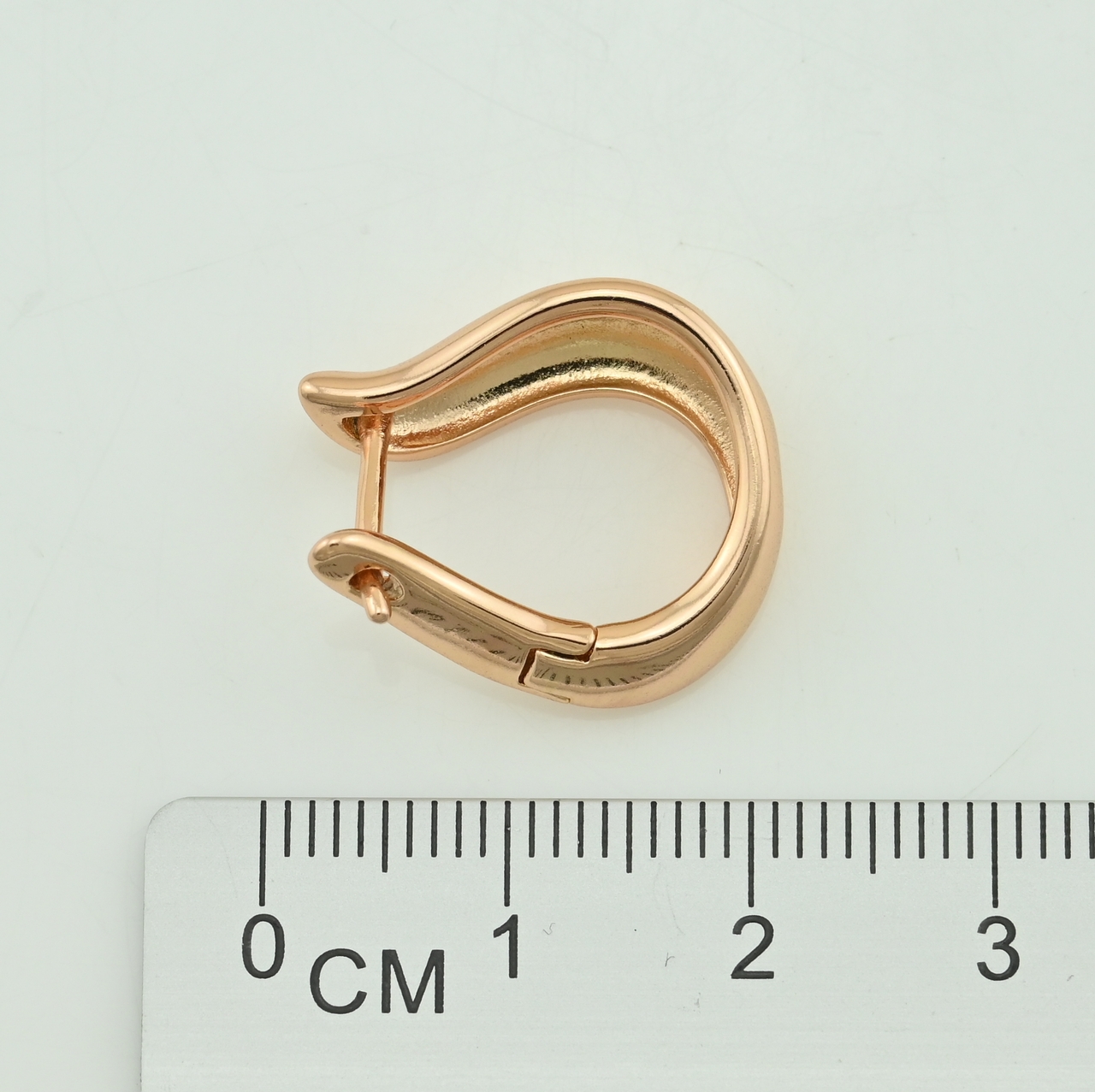 

Серьги Xuping 30101 размер 19х6 мм вес 4.8 г позолота 18К
