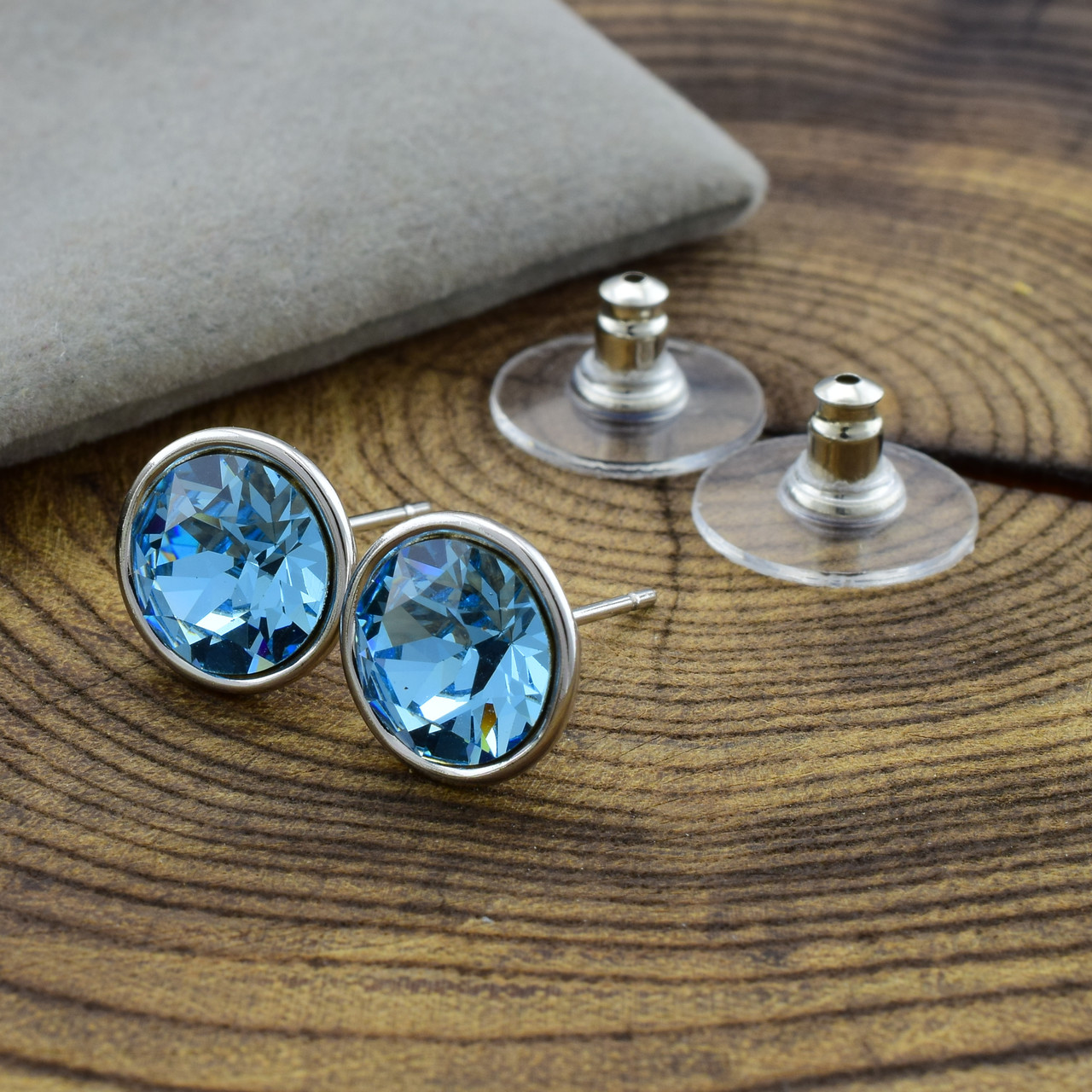 

Серьги Xuping с кристаллами Swarovski 83081 размер 10х10 мм цвет аквамариновый позолота Белое Золото