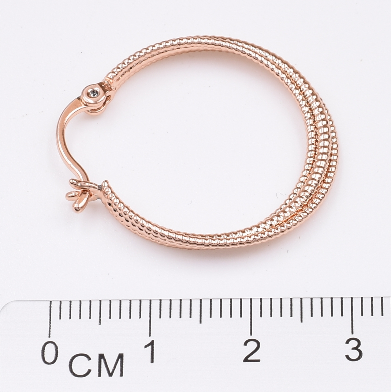 

Серьги Xuping 30714 размер 28х3 мм вес 3.7 г позолота РО