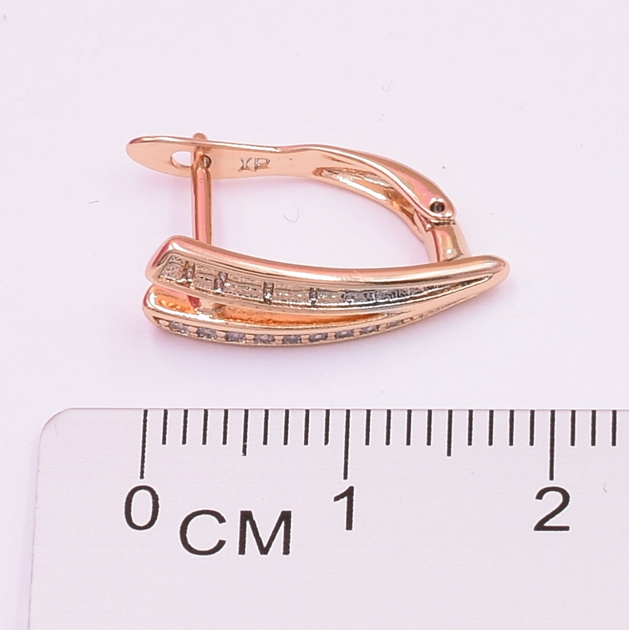 

Сережки Xuping 30450 розмір 18х6 мм вага 2.2 г білі фіаніти позолота 18К