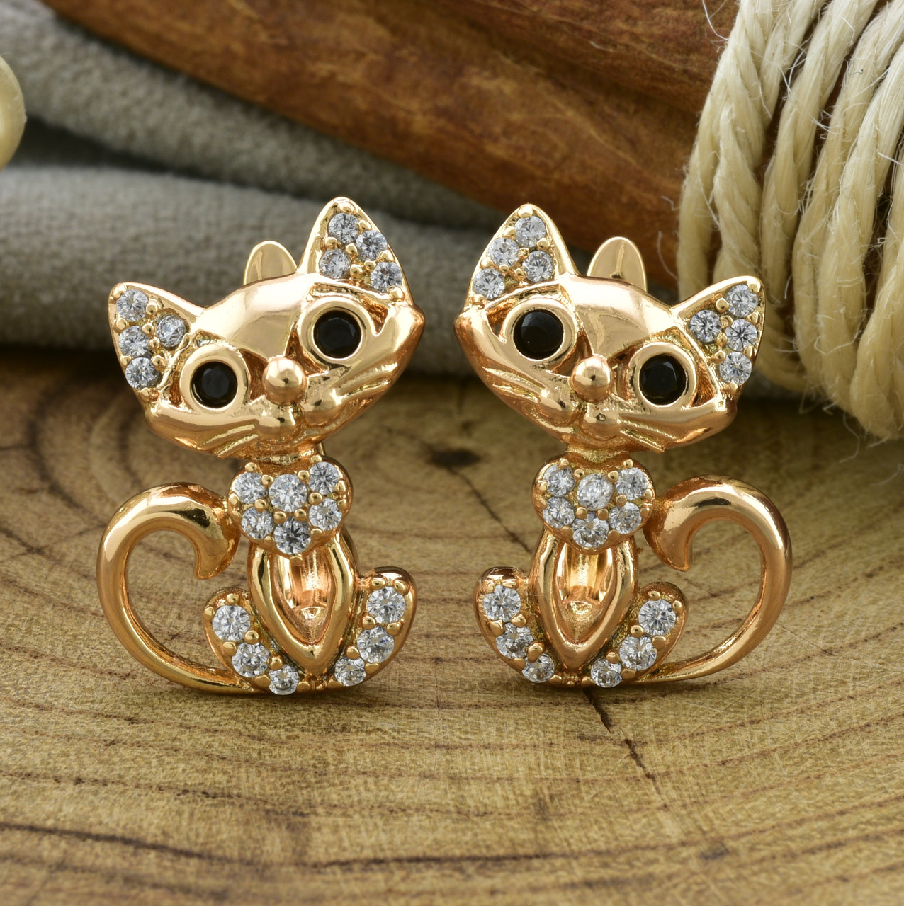 

Серьги 26800бел Позолота 18К