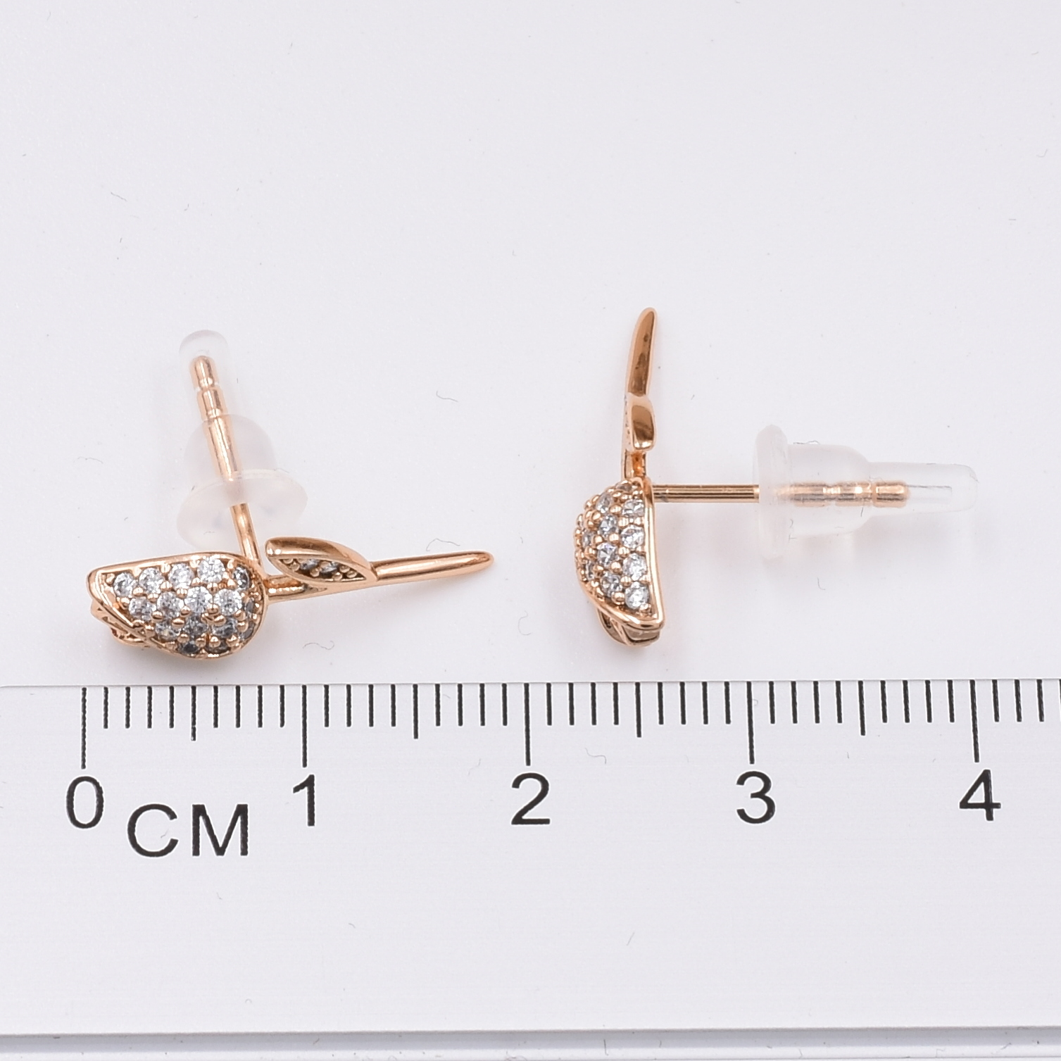 

Серьги Xuping 30797 размер 19х5 мм вес 1.6 г белые фианиты позолота 18К