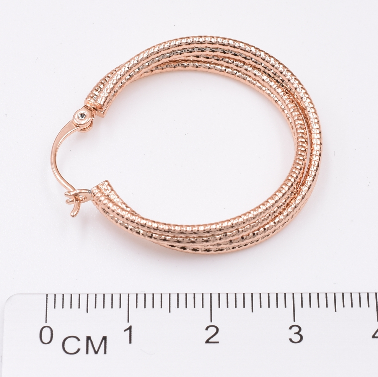 

Серьги Xuping 31284 размер 35х6 мм вес 9.2 г позолота РО