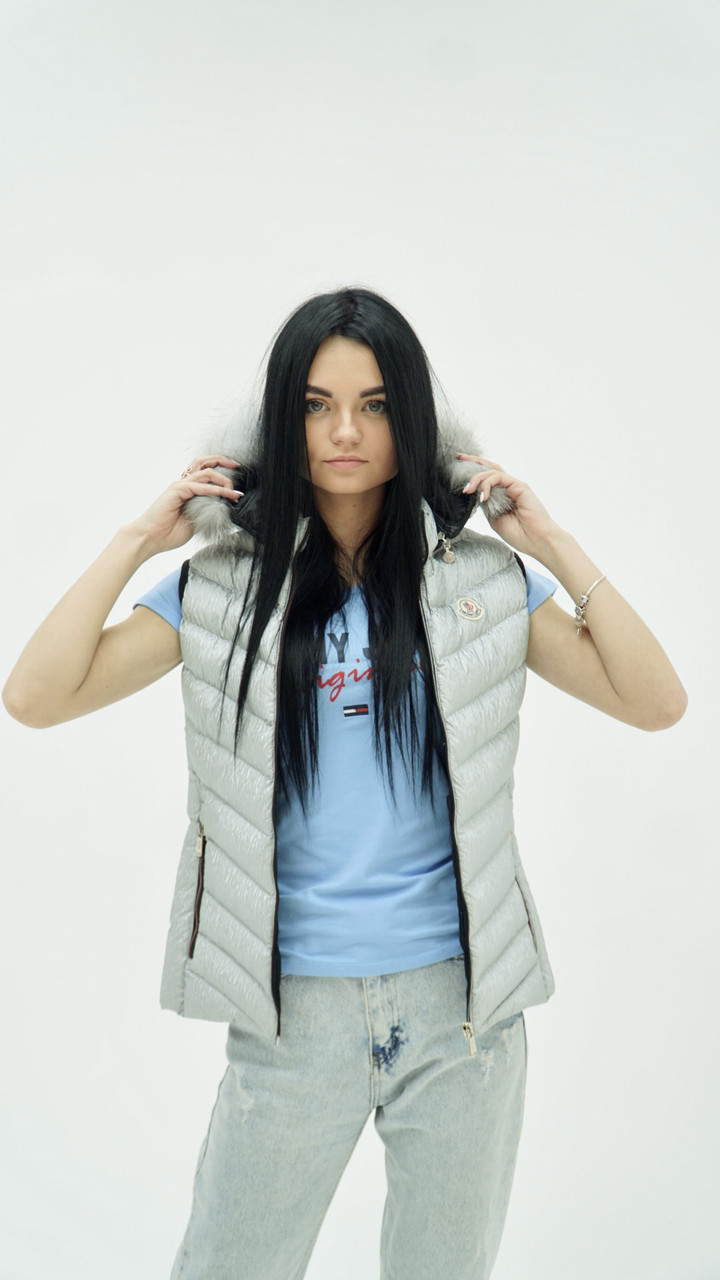 

Жилет женский Moncler 168-1838 Silver 3, Жилет женский Moncler 168-1838 Silver 3 (L)