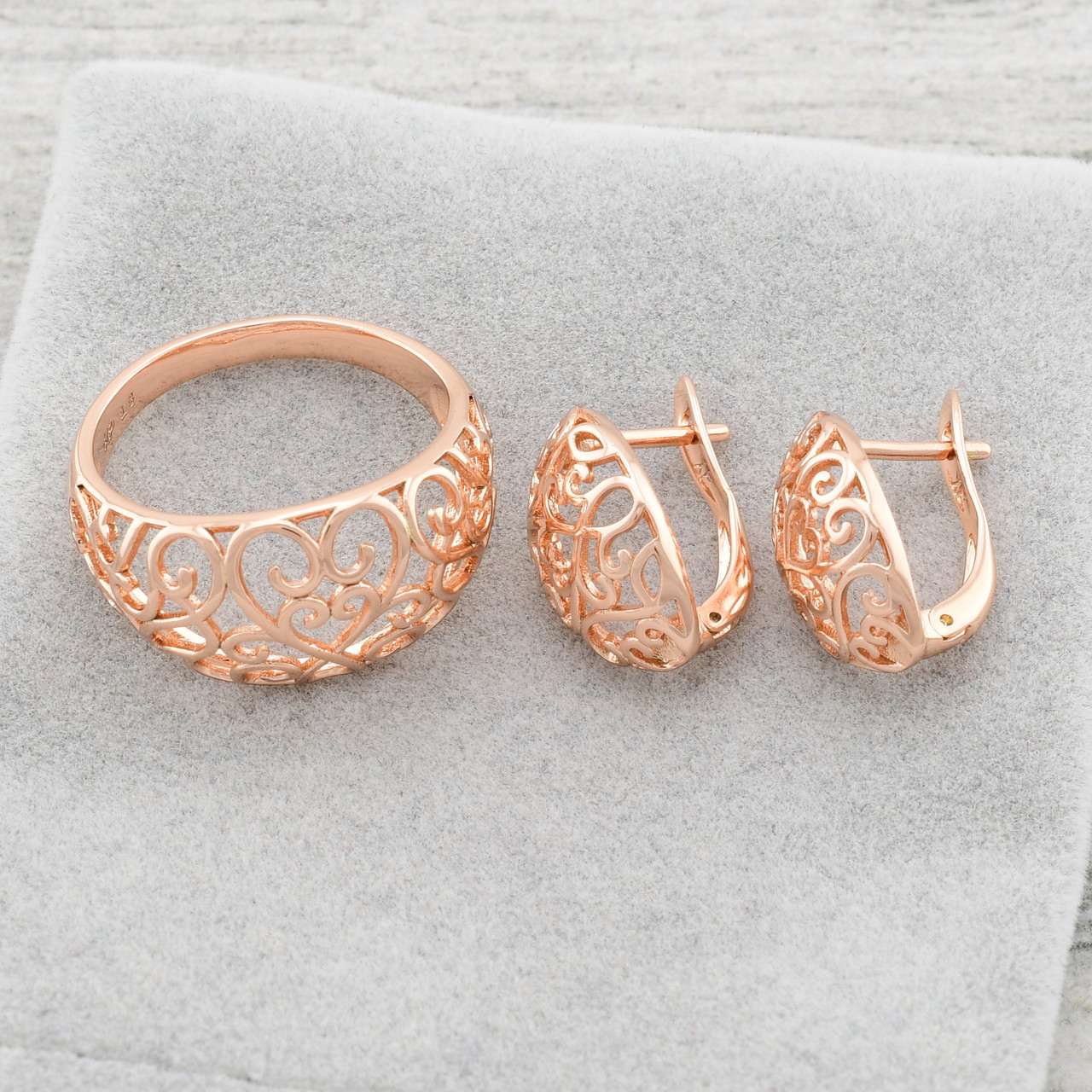 

Набор Xuping Золото Ренессанса 65224 кольцо + серьги 16х11 мм позолота РО21