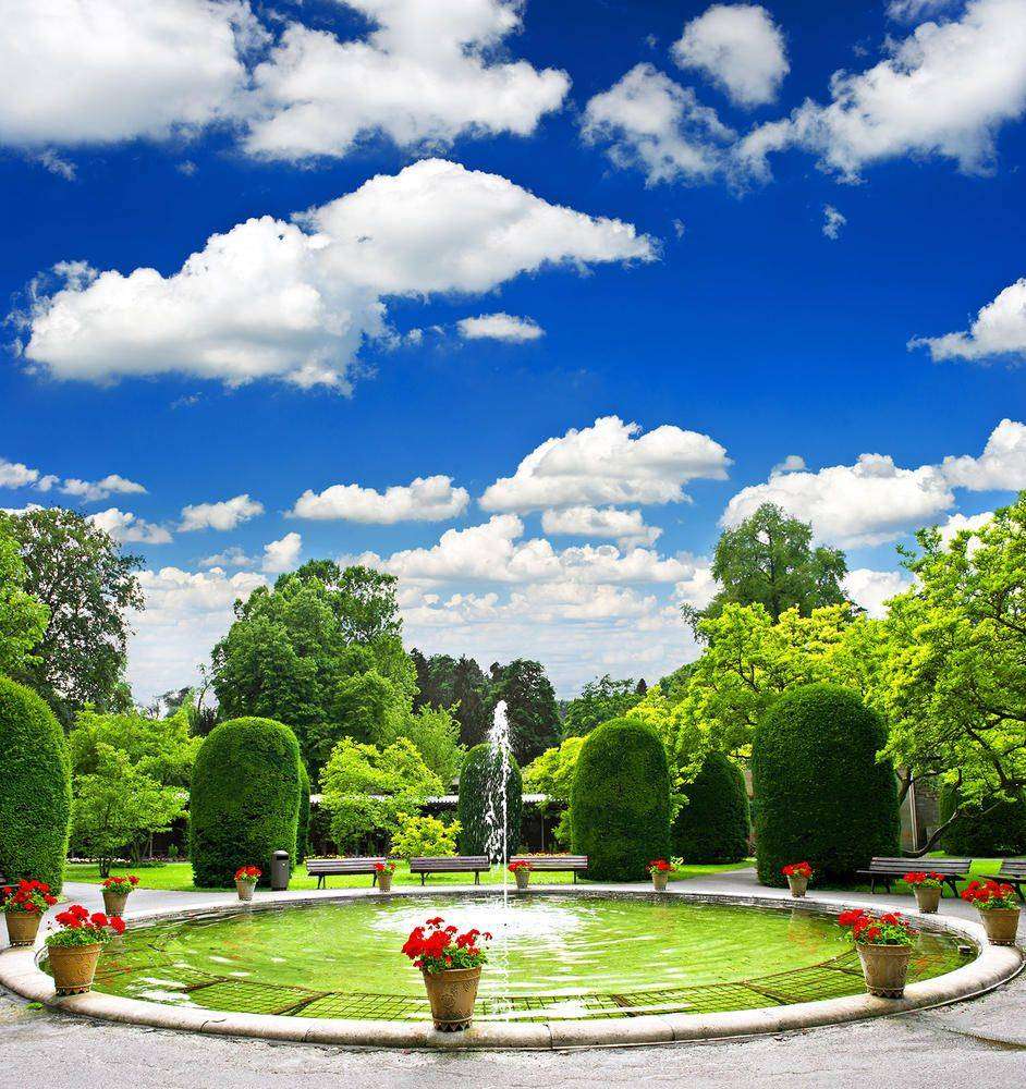 

Фотообои Walldeco Фонтан в саду №2174 Лоск