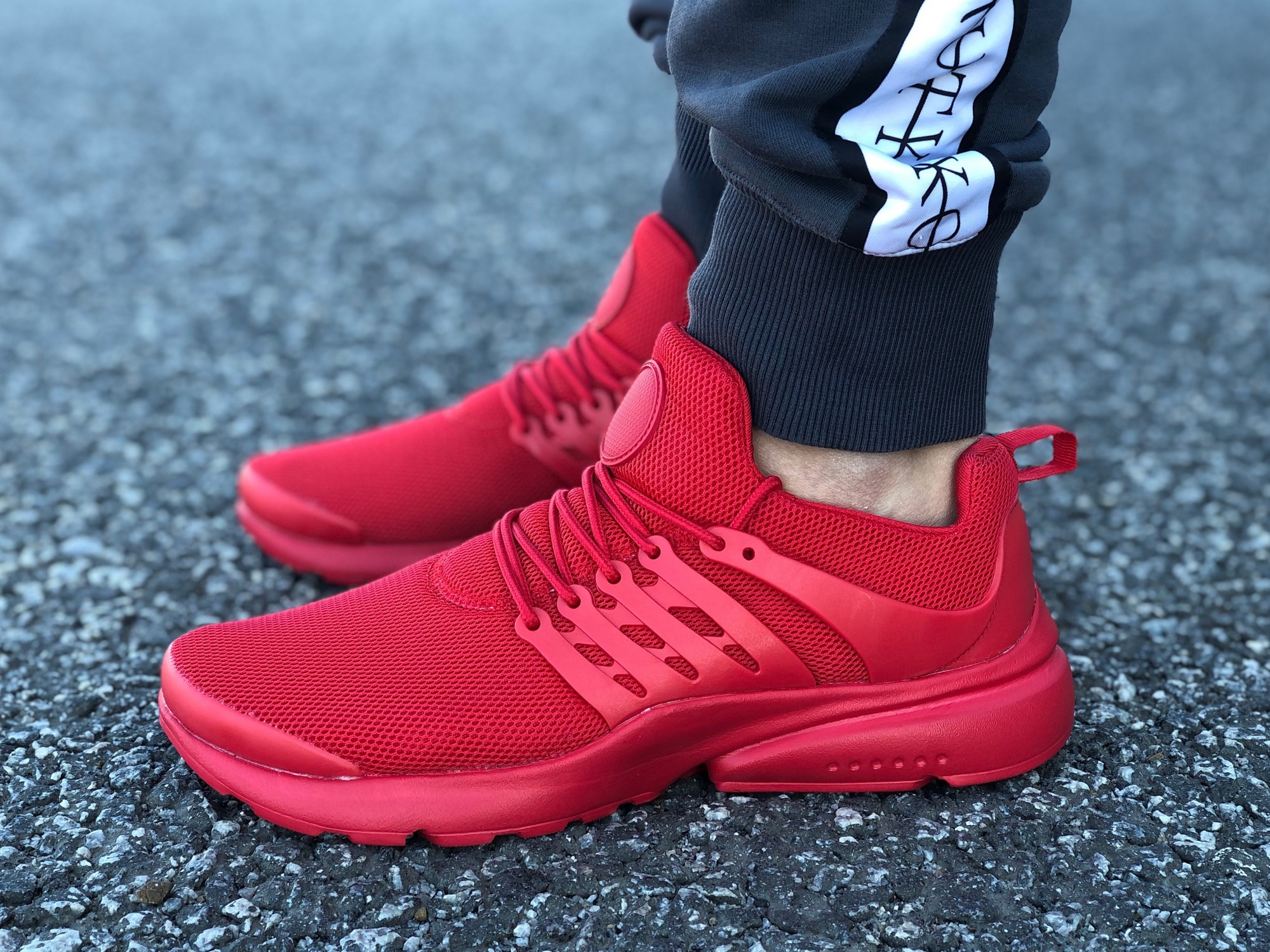 

Кроссовки Presto красные 43р 28,5 см 2028-5
