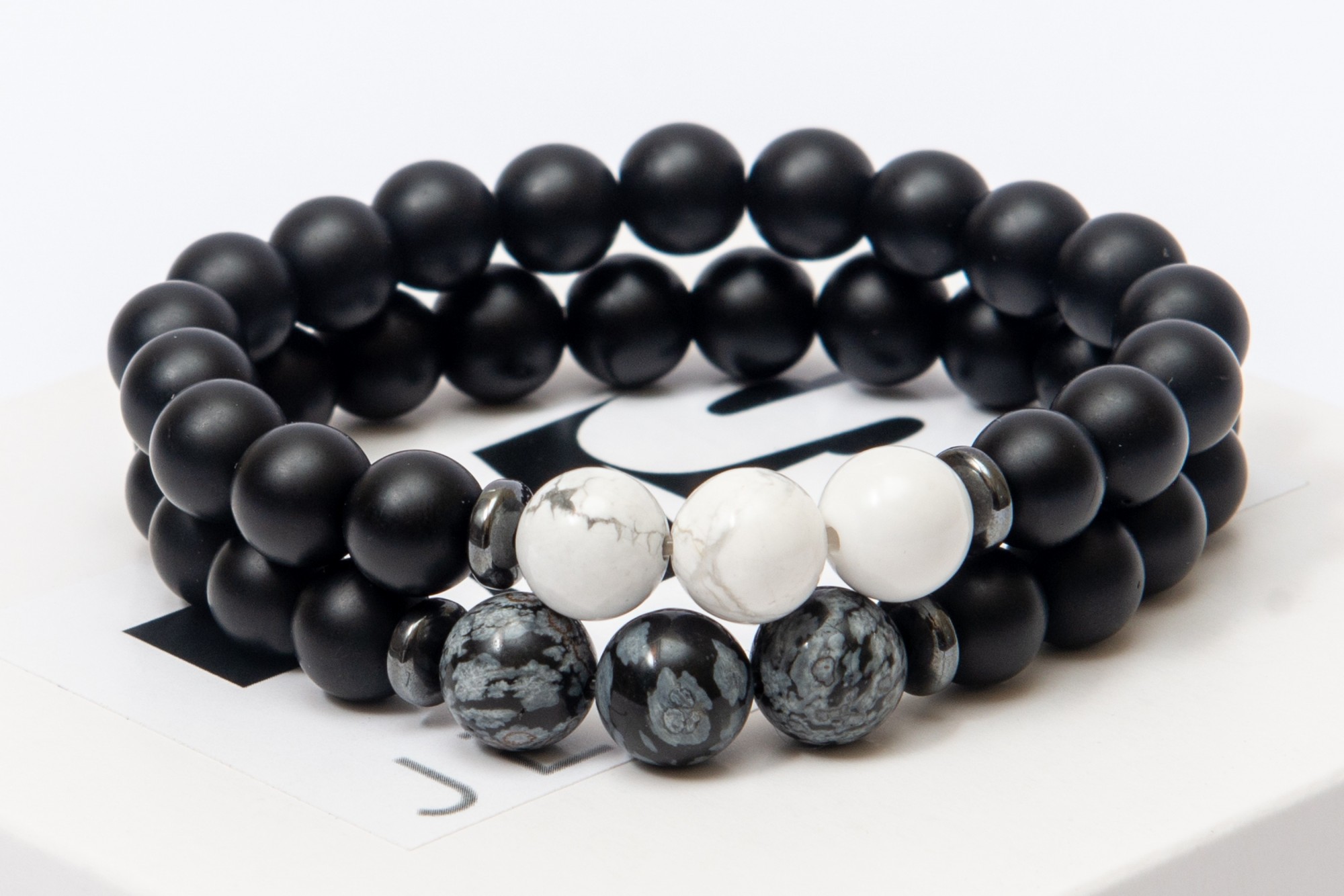 

Парный браслет женский DMS Jewelry из натуральных камней: шунгит, гематит, кахолонг, обсидиан PAIR WHITE & GREY TRIPLE