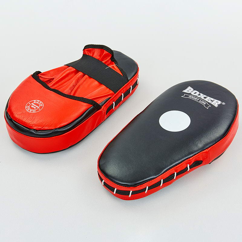 

Лапы боксерские Прямые удлиненная кожа (2шт) BOXER (38х18х4,5см) 2006-01 черно-красный