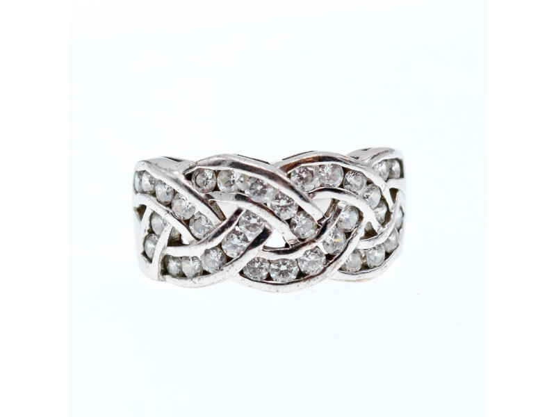 

Серебряное кольцо с фианитами Sky Jewelry 003295
