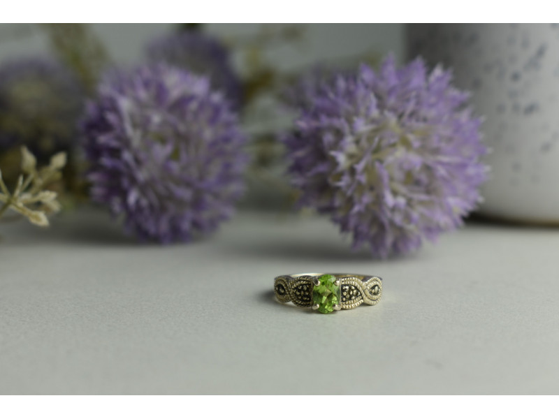 

Серебряное кольцо 925 пробы с Хризолитом и камнями Морион Sky Jewelry 001086