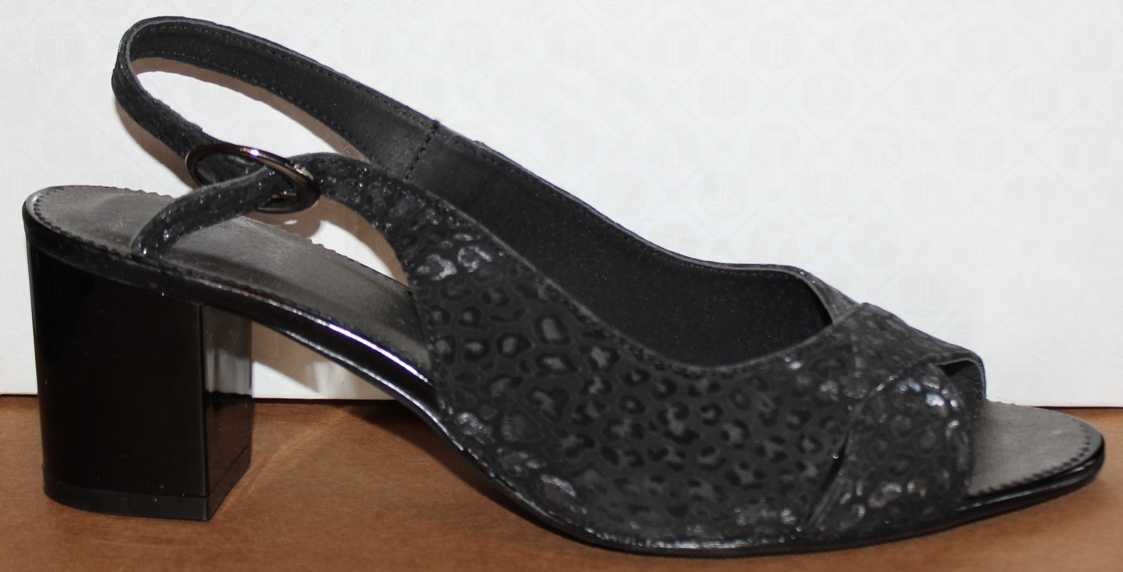 

Босоножки Madam Salon 42 черные 4091-11Р