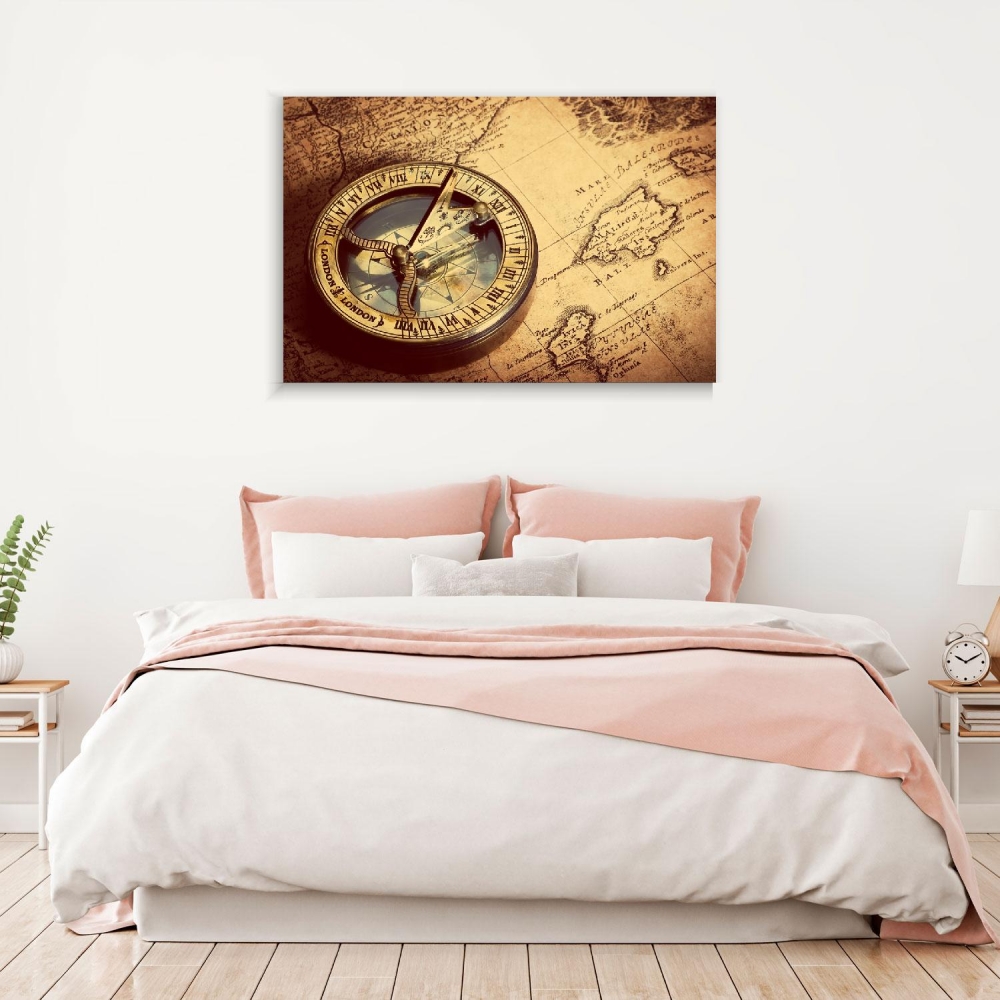 

Картина на холсте Путешествия Old compass 75х100 см.