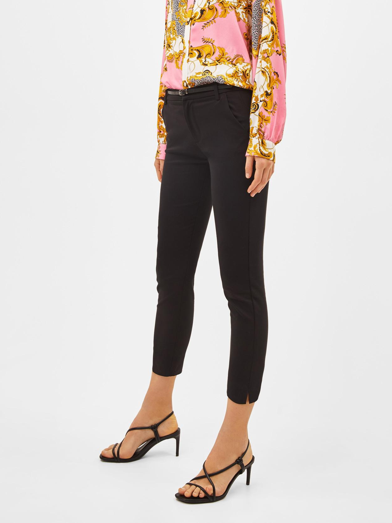 

Брюки Bershka 5058/628/800-AAAD 38 Черные