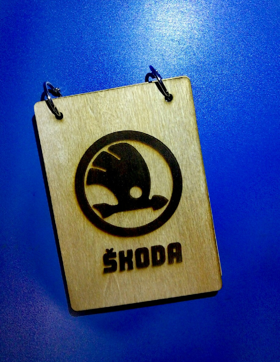 

Блокнот из дерева А6 Шкода, Scoda (на кольцах), золото