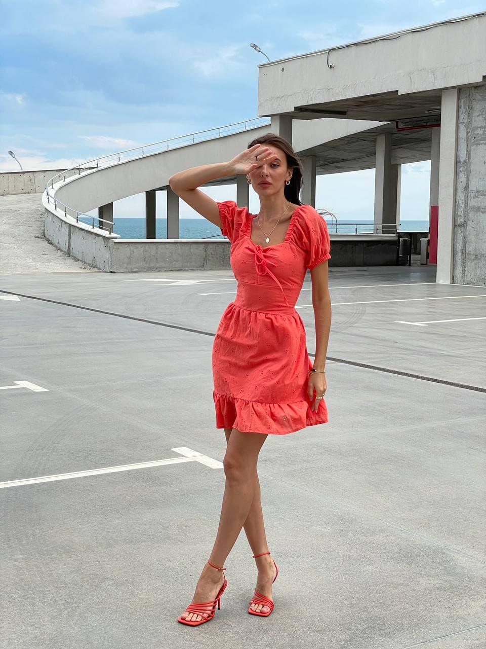 

Хлопковое летнее платье-мини "ALBINA" с вышивкой и шнуровкой Красный, 48/52