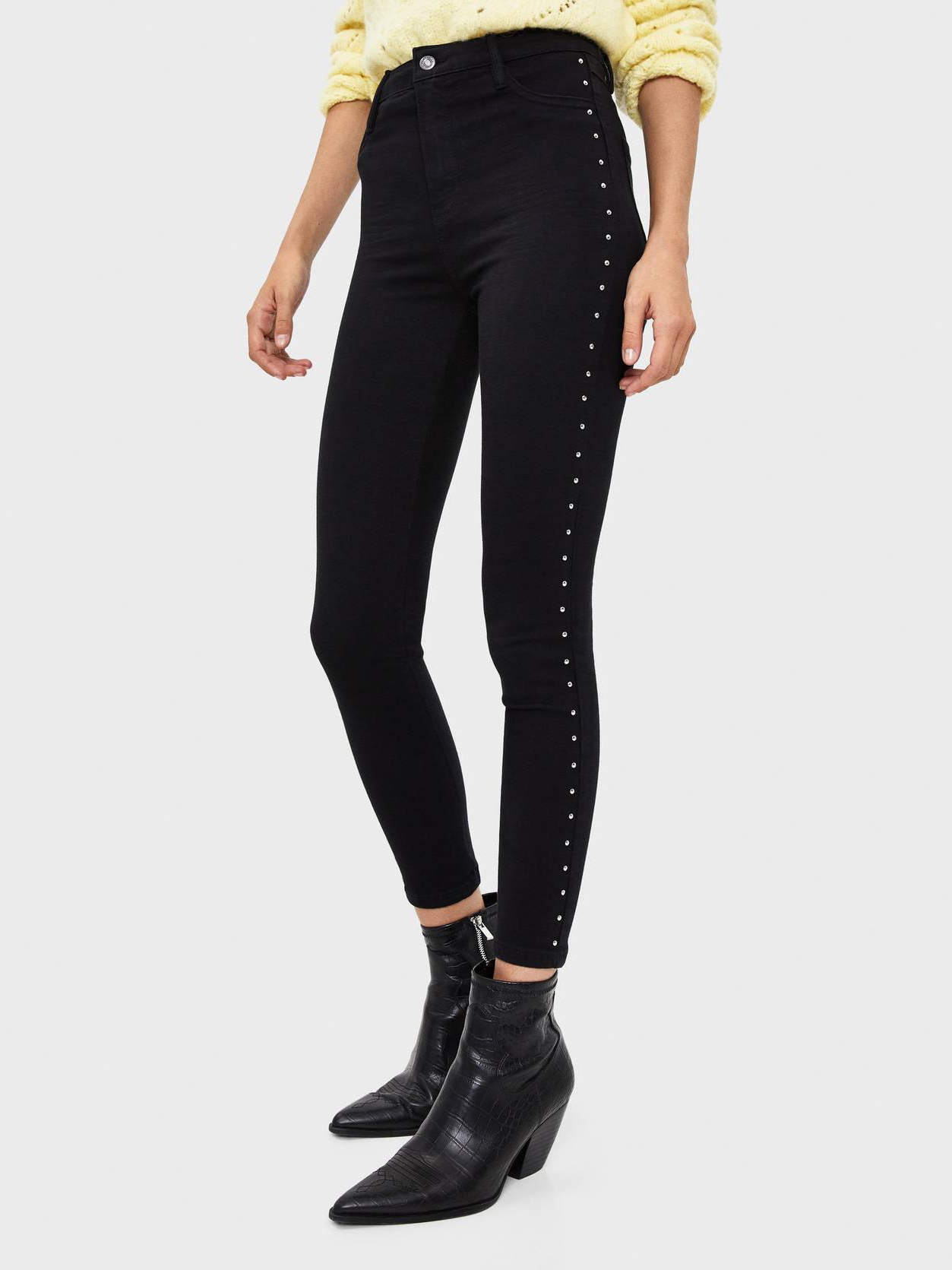 

Джинсы Bershka 5229/019/800-AAAD 38 Черные