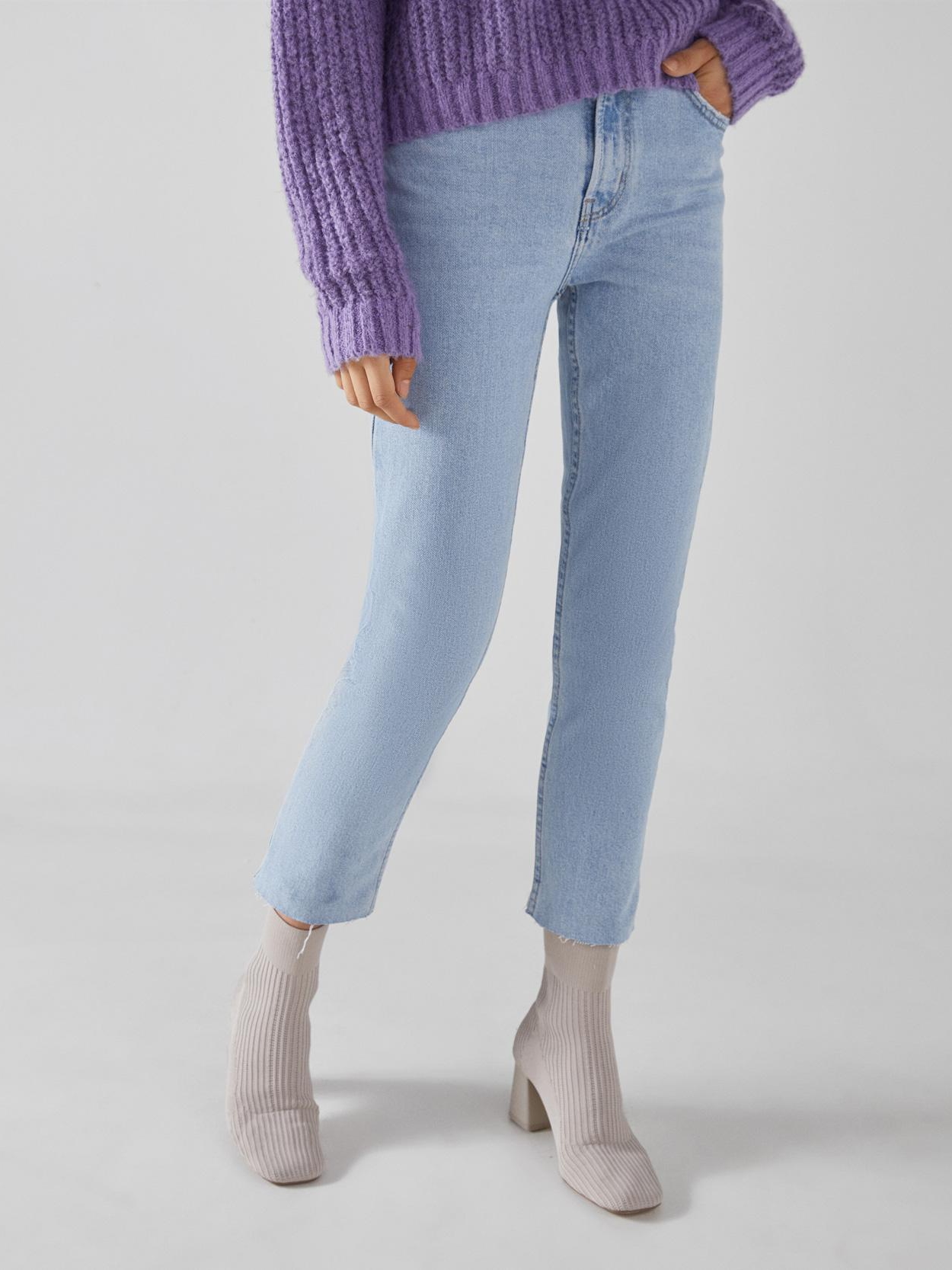 

Джинсы Bershka 0165/888/433-ACTZ 42 Бледно-голубые
