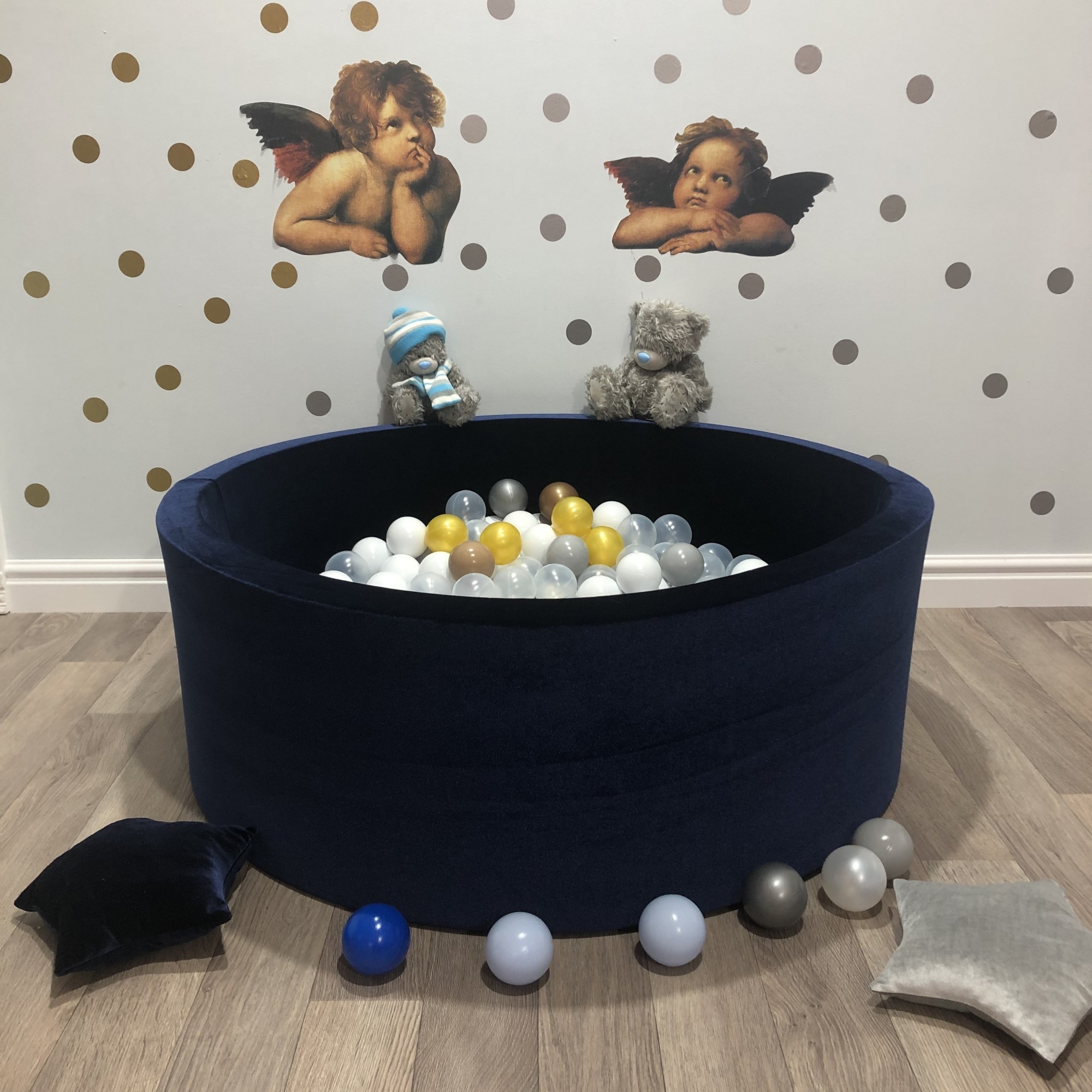 

Сухой бассейн с шариками Maikinbaby 130 см и 400 шт шаров Бархат Темно-синий (арт.М130-140)