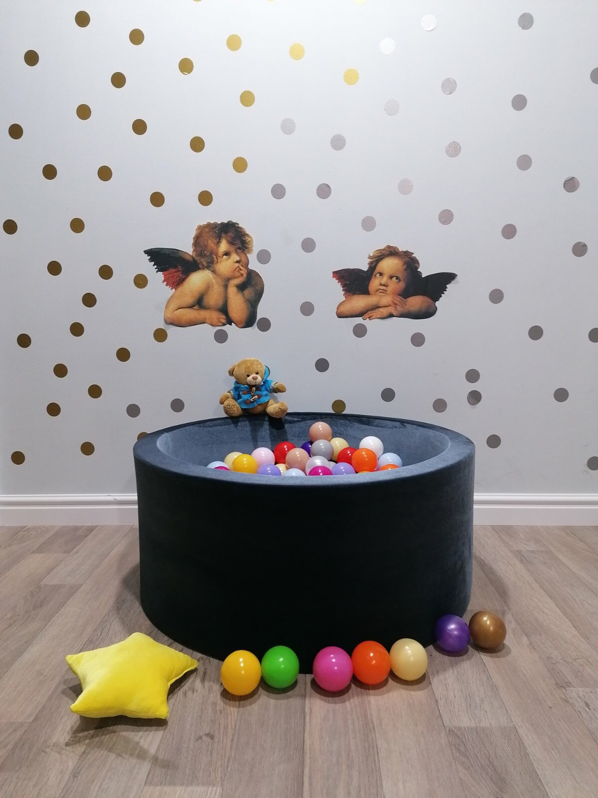

Сухой бассейн с шариками Maikinbaby круг 90х40х6 см и 200 шт шаров Бархат Темно-серый (арт.М90-134)