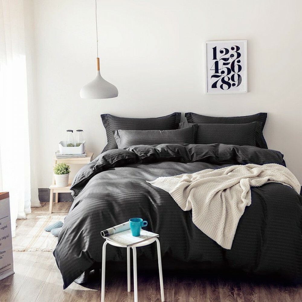 

Комплект постельного белья Без бренда Сатин-страйп Lux 180х215 Black