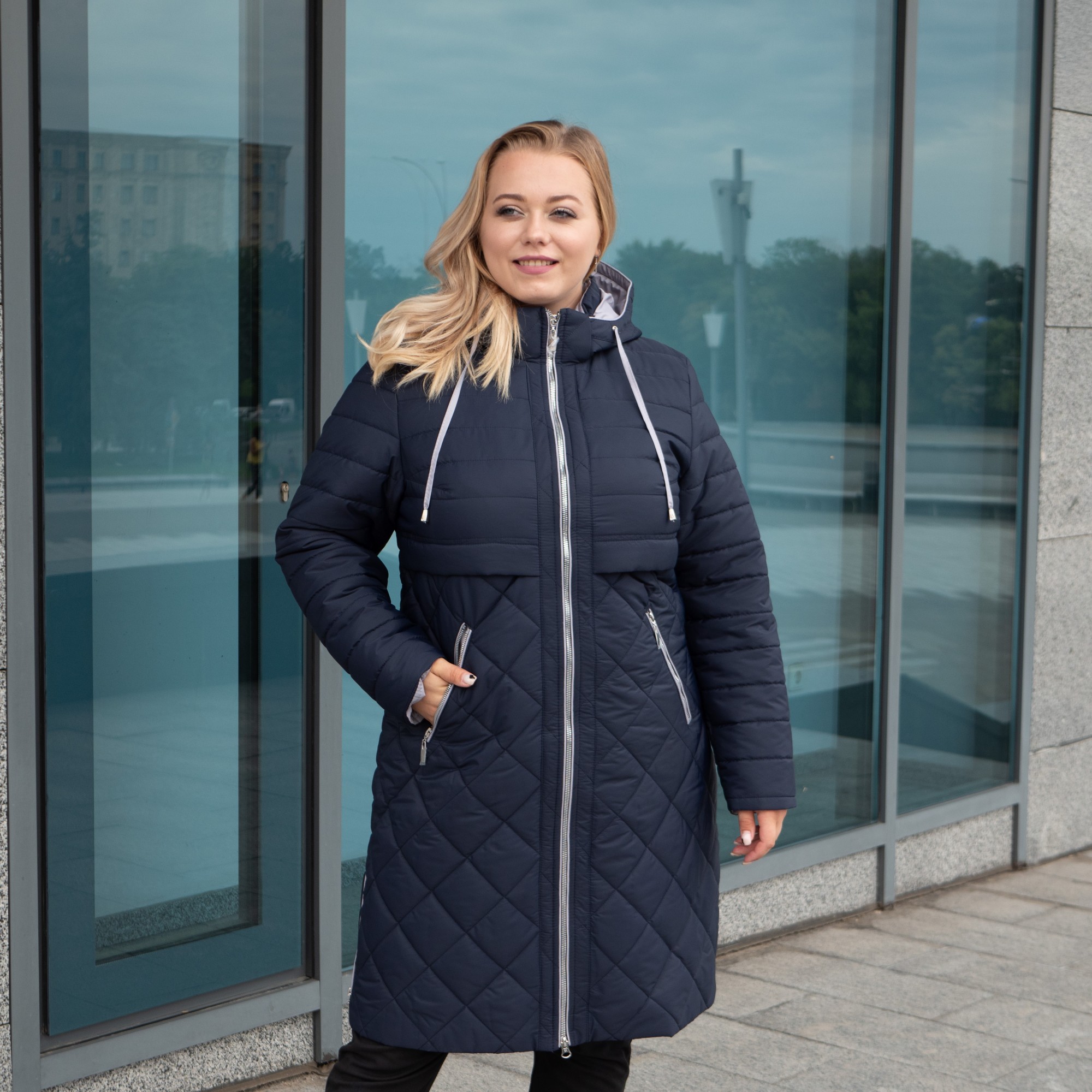 

Удлиненная женская демисезонная куртка большого размера UF-Fashion 2002 -yd 50 темно-синий