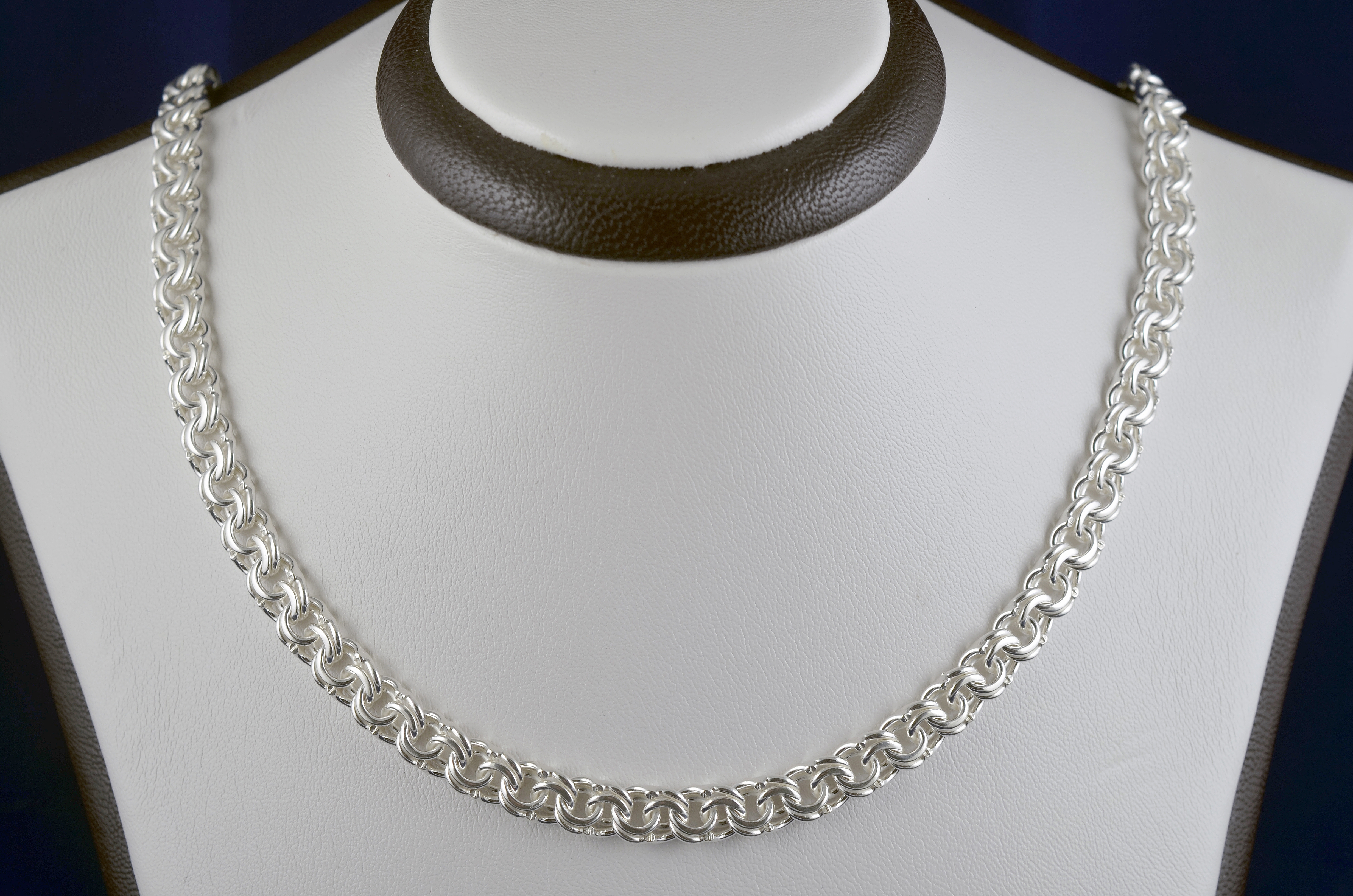 

Серебряная цепочка Meridian 925 пробы плоский бисмарк 55 размер (5003/12550)