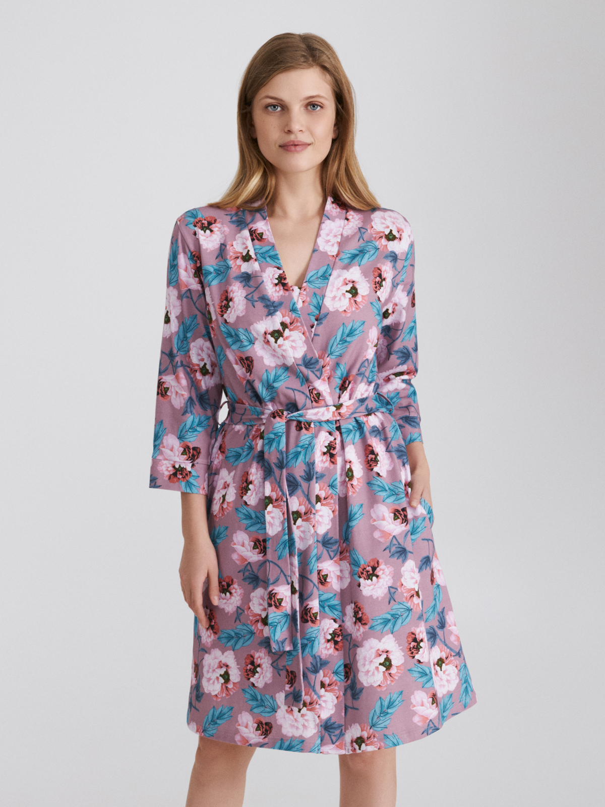 

Халат женский Ellen Violet LGK 200/00/01 розово-фиолетовый с цветами, Халат женский Ellen Violet LGK 200/00/01 розово-фиолетовый с цветами L