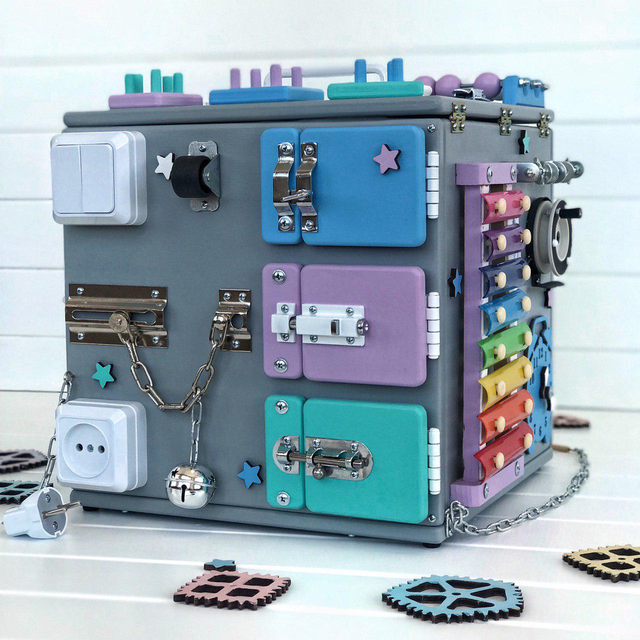 

Бизиборд BusyKids Бизикуб с Доступом Внутрь 30х30см (KV24028)