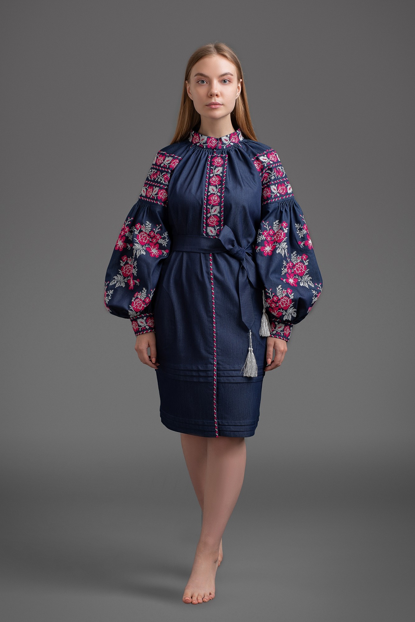 

Вышитое джинсовое платье Folk Fashion "Квітковий букет" XXL синее