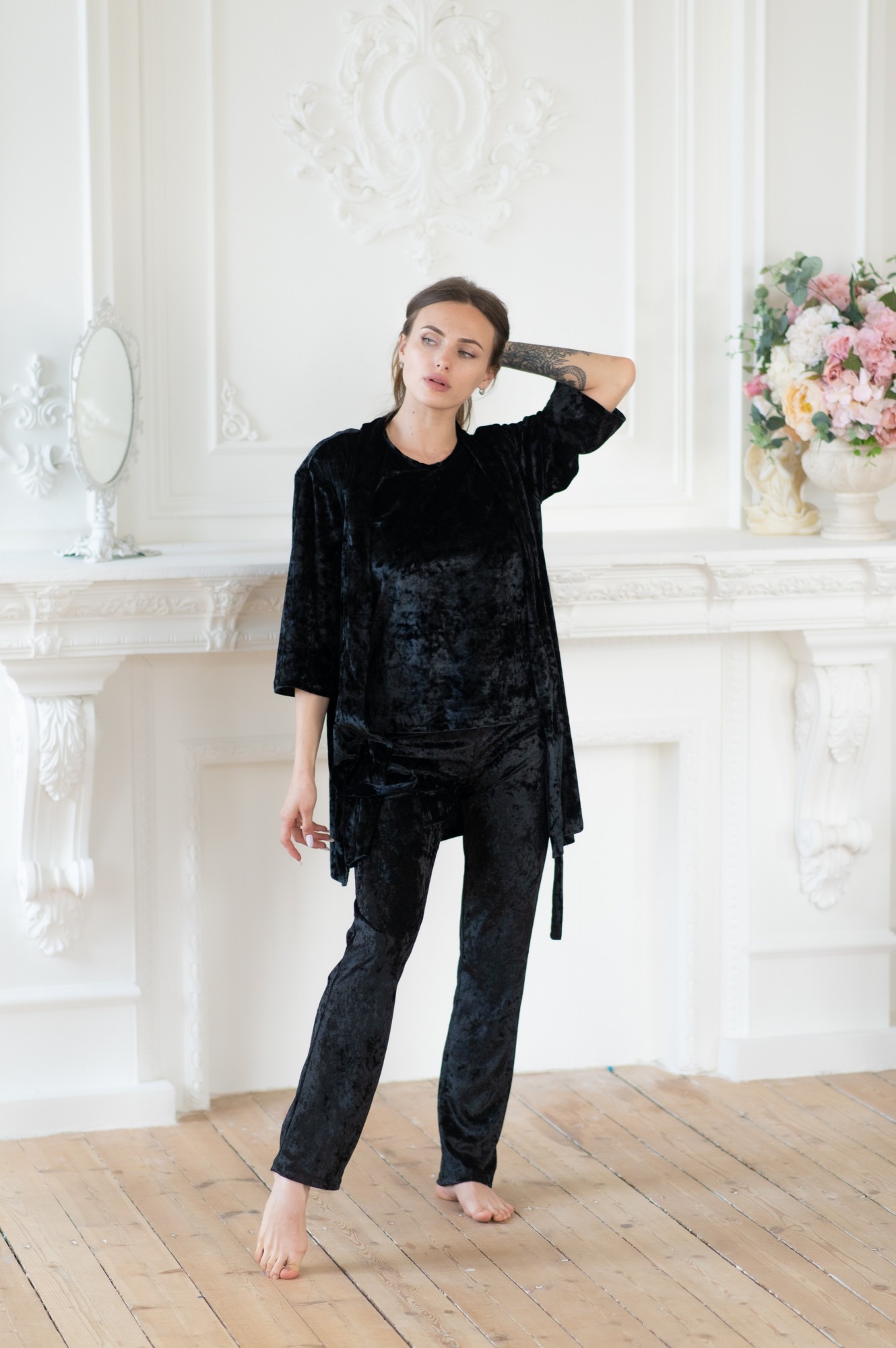 

Пижама халат + футболка + штаны Miss Lora Классика цвет - черный  (42-44, Пижама халат + футболка + штаны Miss Lora Классика цвет - черный S (42-44)