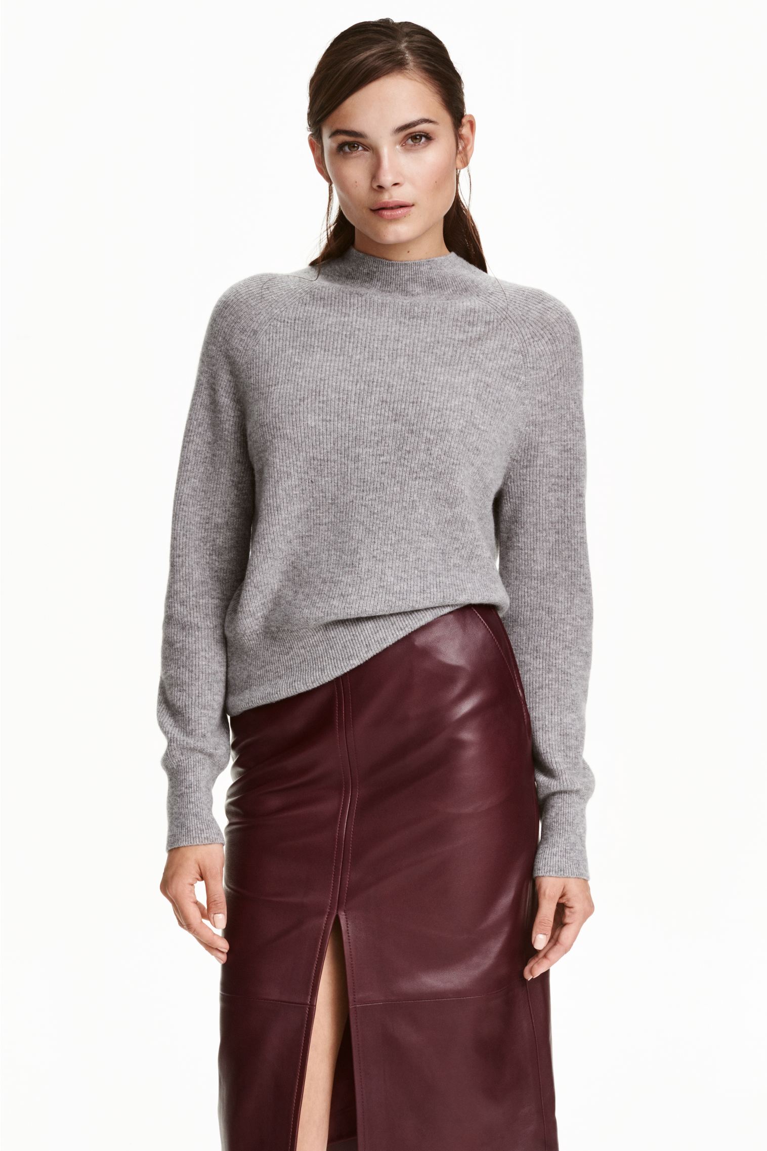 

Джемпер H&M S серый 13083942764