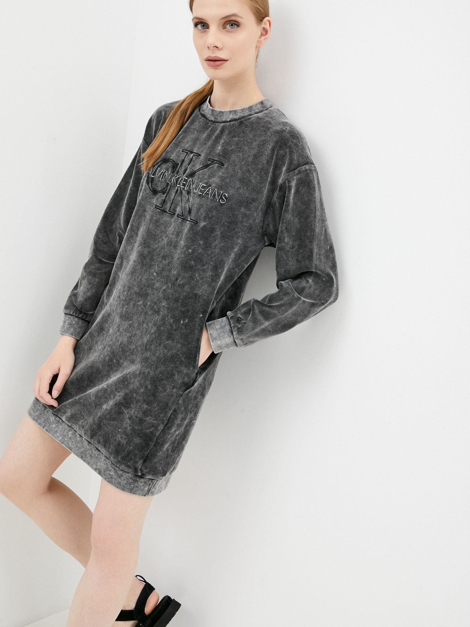 Платье Calvin Klein Jeans Wash Velvet Dress J20J217174BEH S Черное