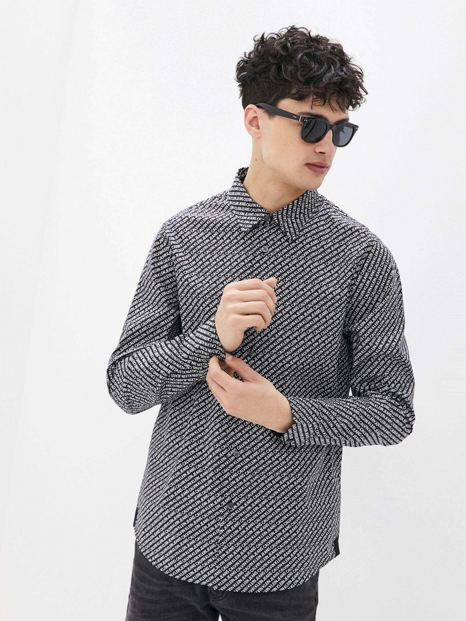 

Рубашка Calvin Klein Jeans Logo Aop L/S Shirt J30J317433-BEH M Черная