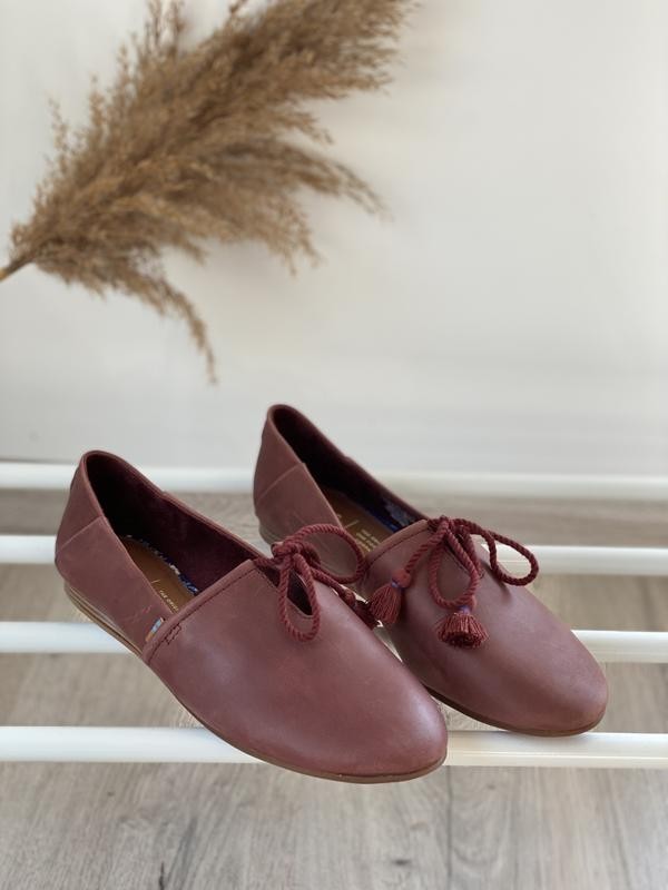 

Женские кожаные балетки Toms 37 бордовый