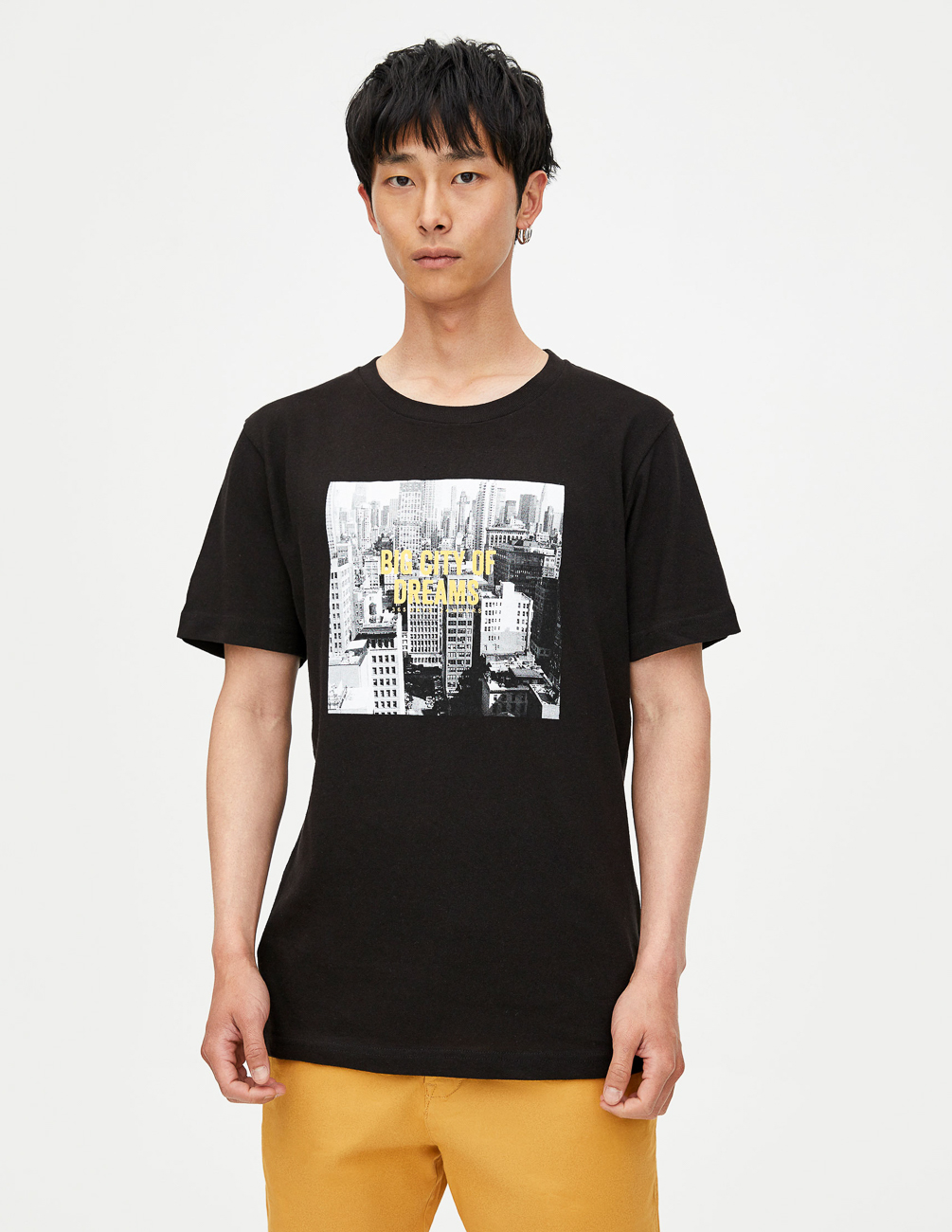 

Футболка PULL & BEAR М0112806 (5246/525/800) цвет черный M