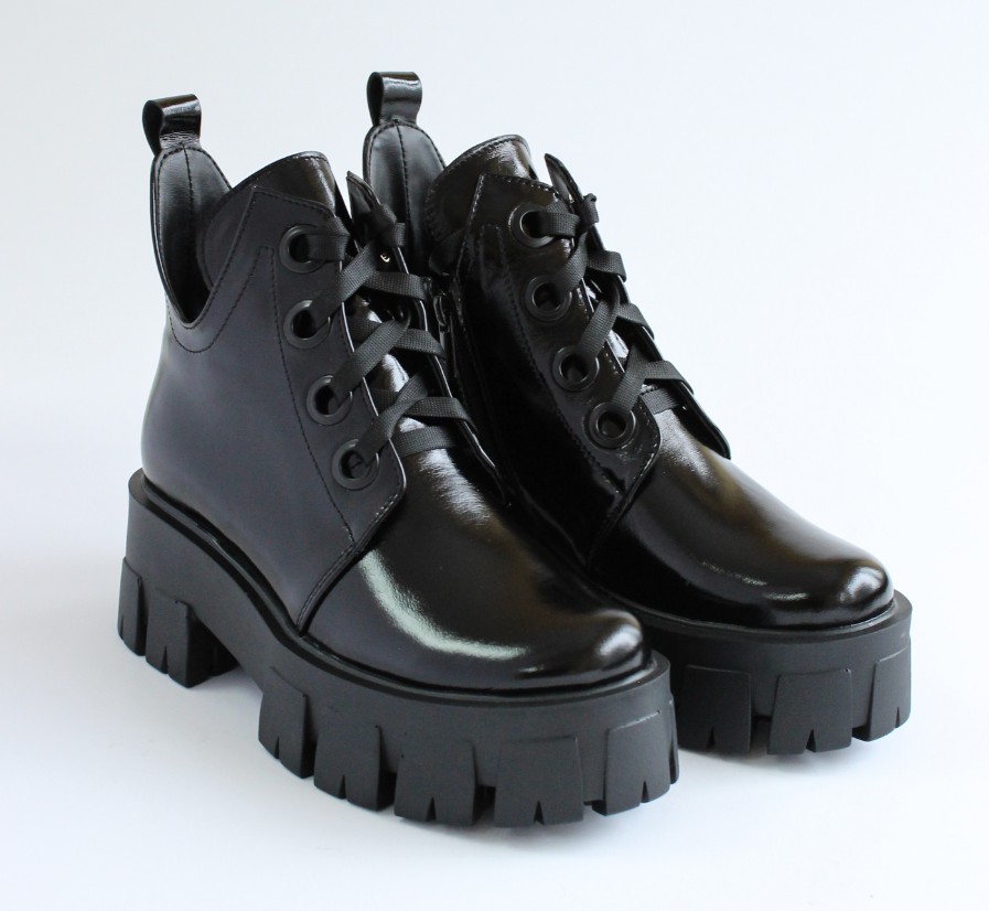 

Лакова шкіра демісезонні жіночі черевики чорні 27740 INSHOES 38
