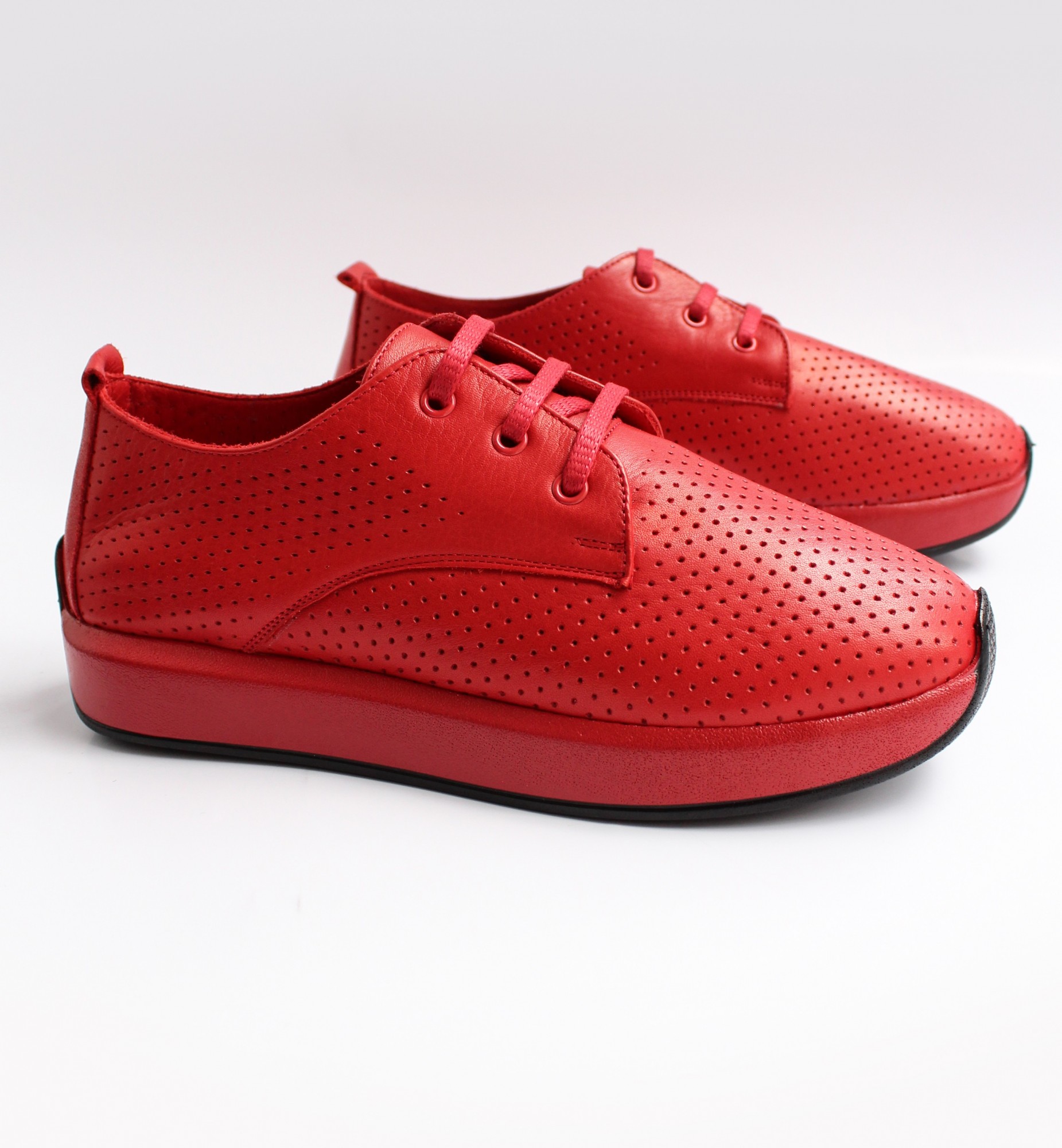 

Женские кожаные кроссовки красные 28384 STELLA SHOES 37