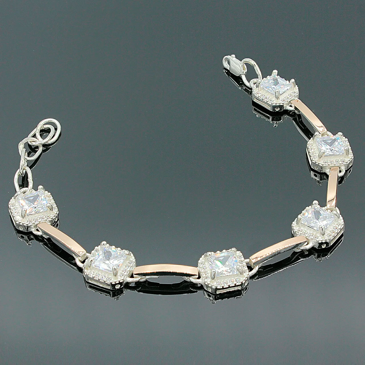 

Серебряный браслет Diva Дива Магический квадрат с золотом и белым фианитом 18 (003брб18)