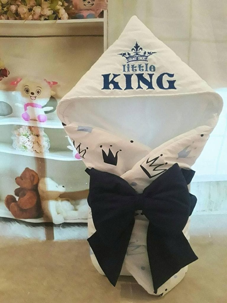 

Конверт плед для выписки Little king синий бант VIKKI 867е 75*75 белый синий