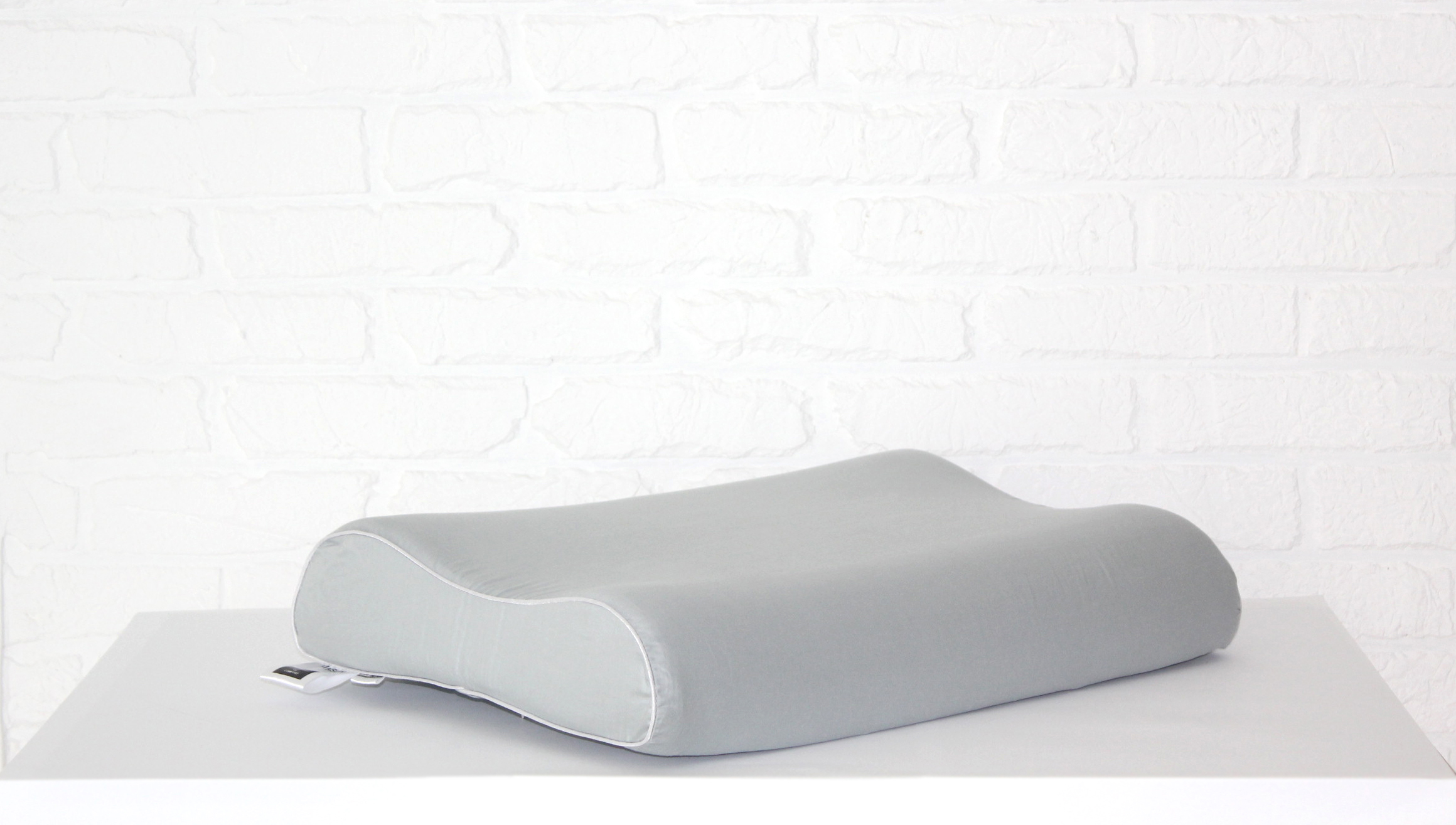 

Подушка ортопедическая MirSon №7112 Elite Delicate Satin Skyline AERO 58х40х10,5 см италия, пена memory foam