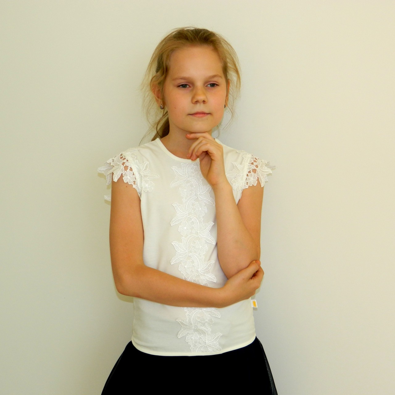 

Блуза школьная ЛИО с добавлением красивого кружева 128 Молочная (4851658)