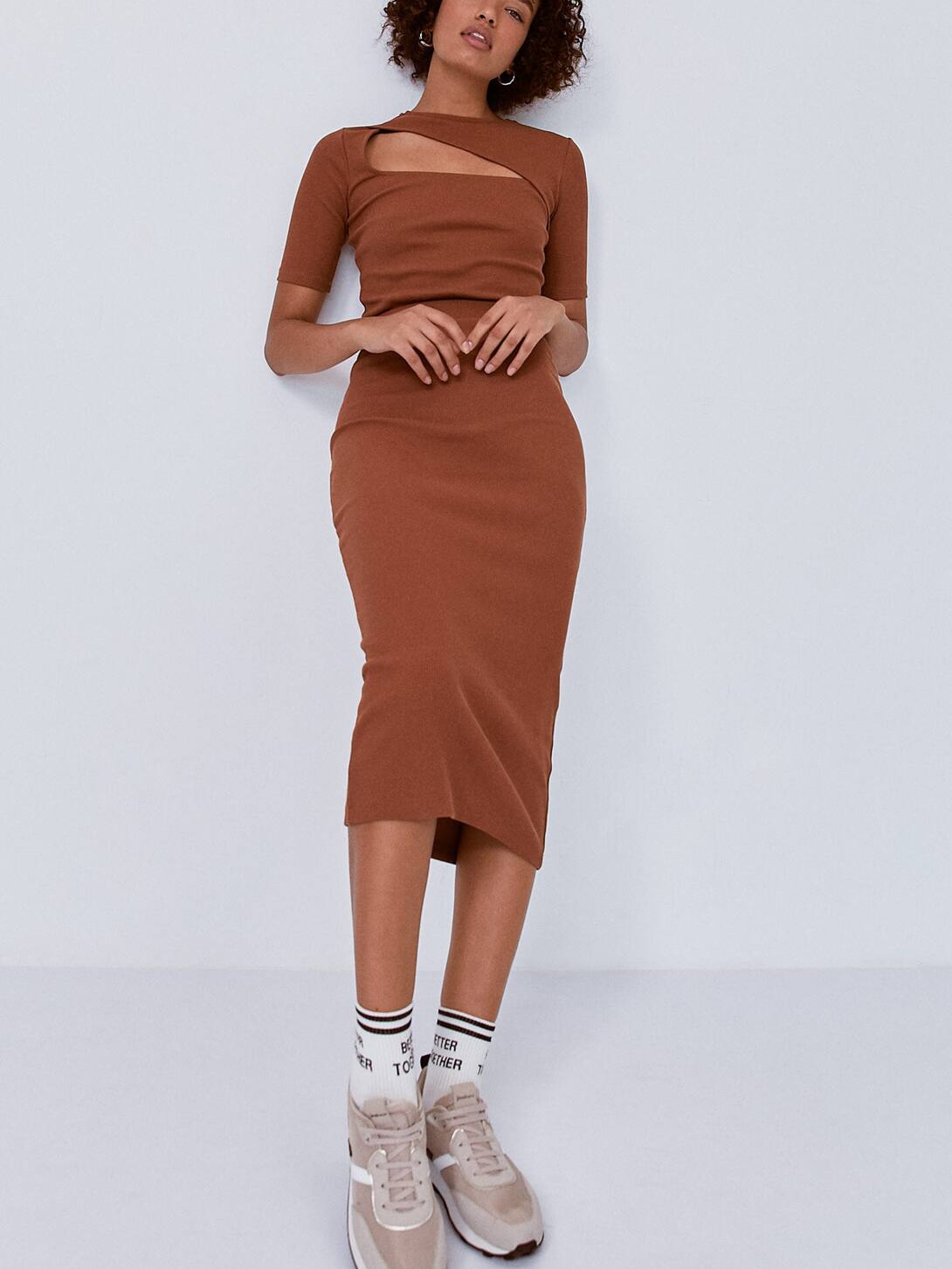 

Юбка Stradivarius 04668894441 L Терракотовая