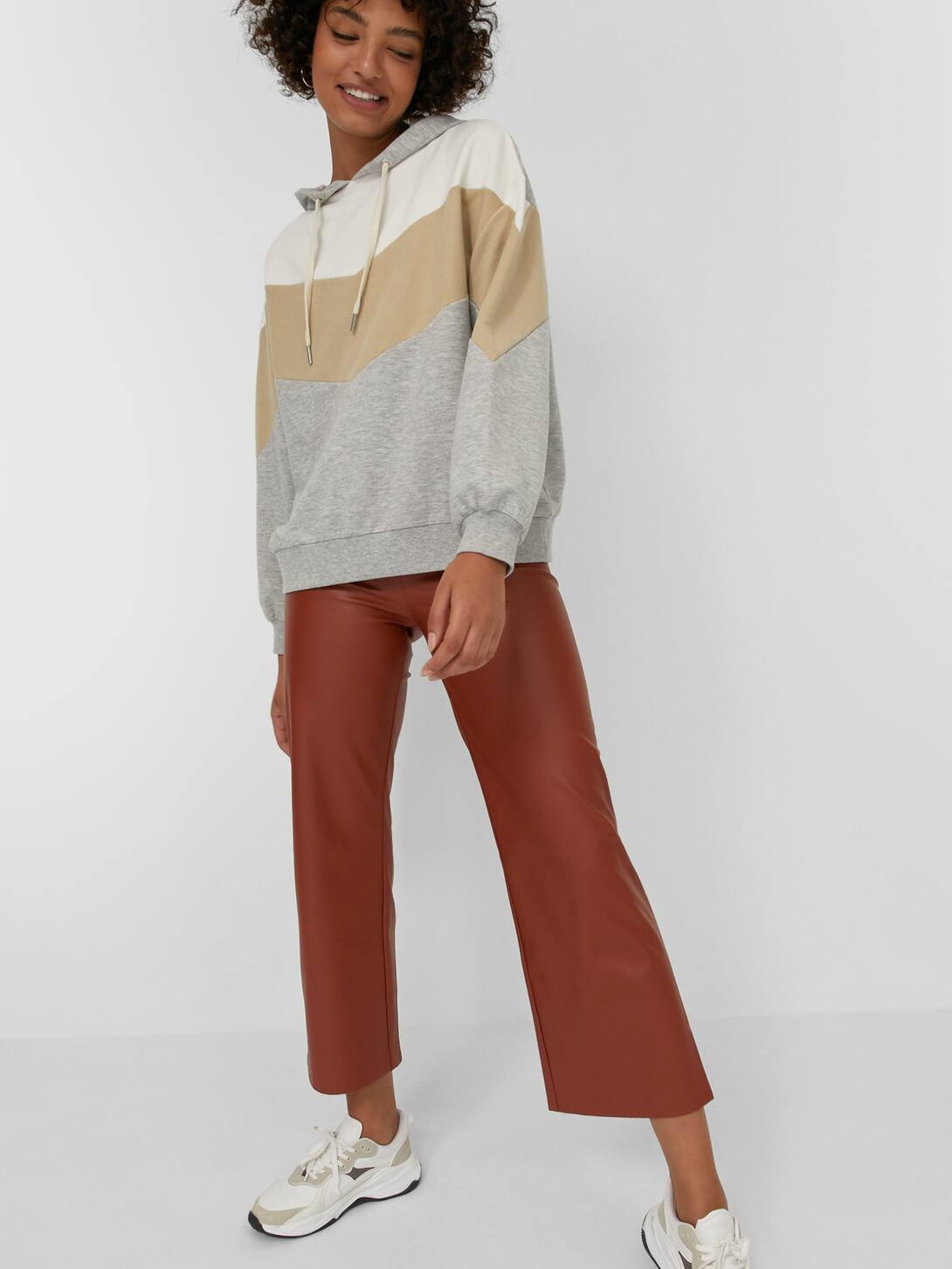 

Брюки Stradivarius 01164057440 34 Терракотовые