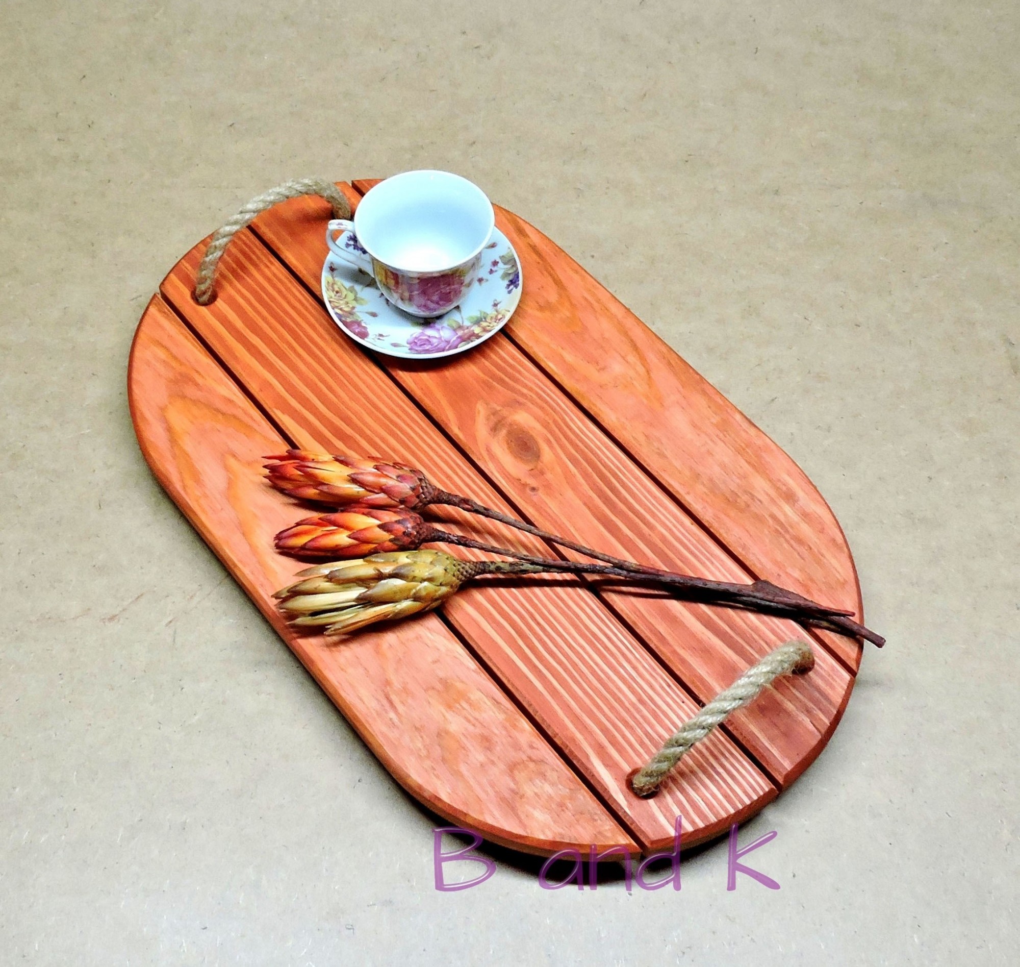 

Поднос из натурального дерева MIZ Антуан экостиль коралл с ручками 55х33х4 см (MIZ-ПДС-000704)