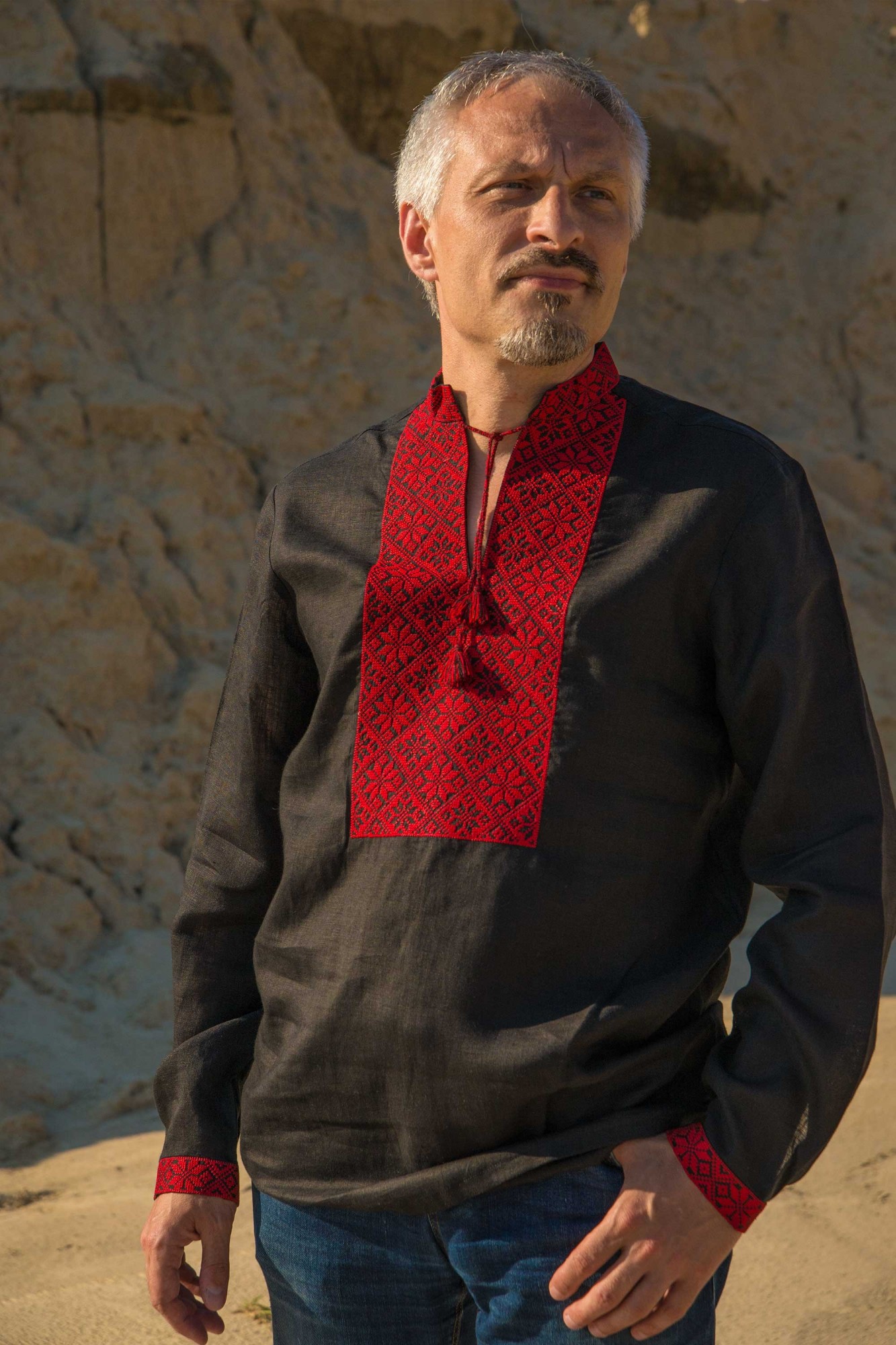 

Вышиванка мужская черная с красным орнаментом, размер 56