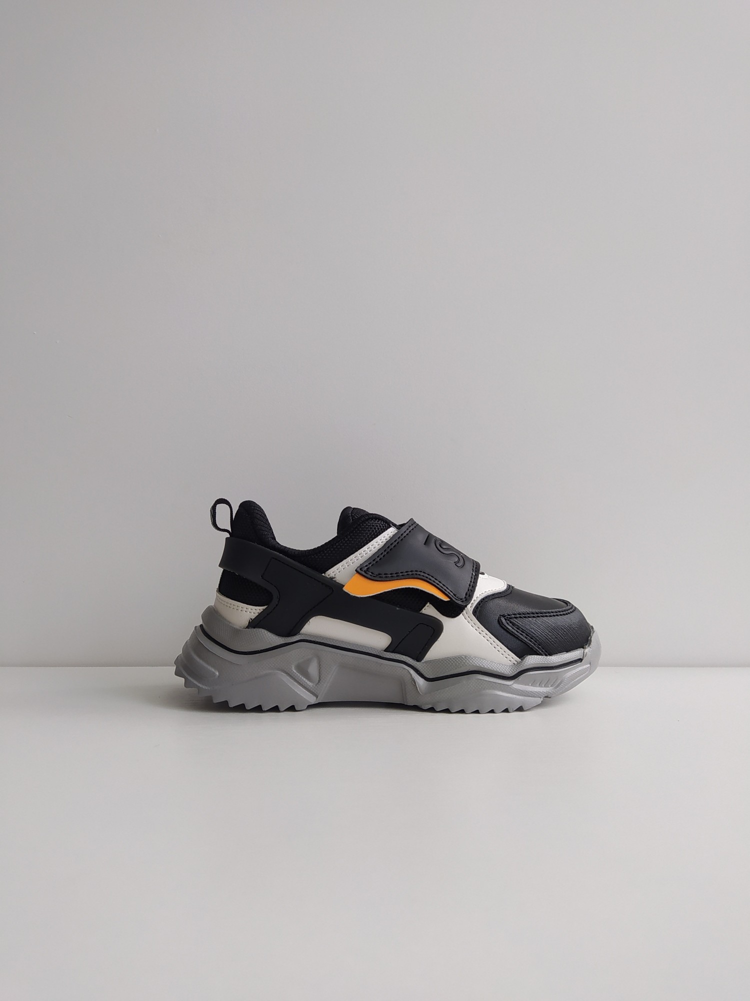 

Детские кожаные кроссовки Weestep 29 р 18,5 см черный с белым артикул К319