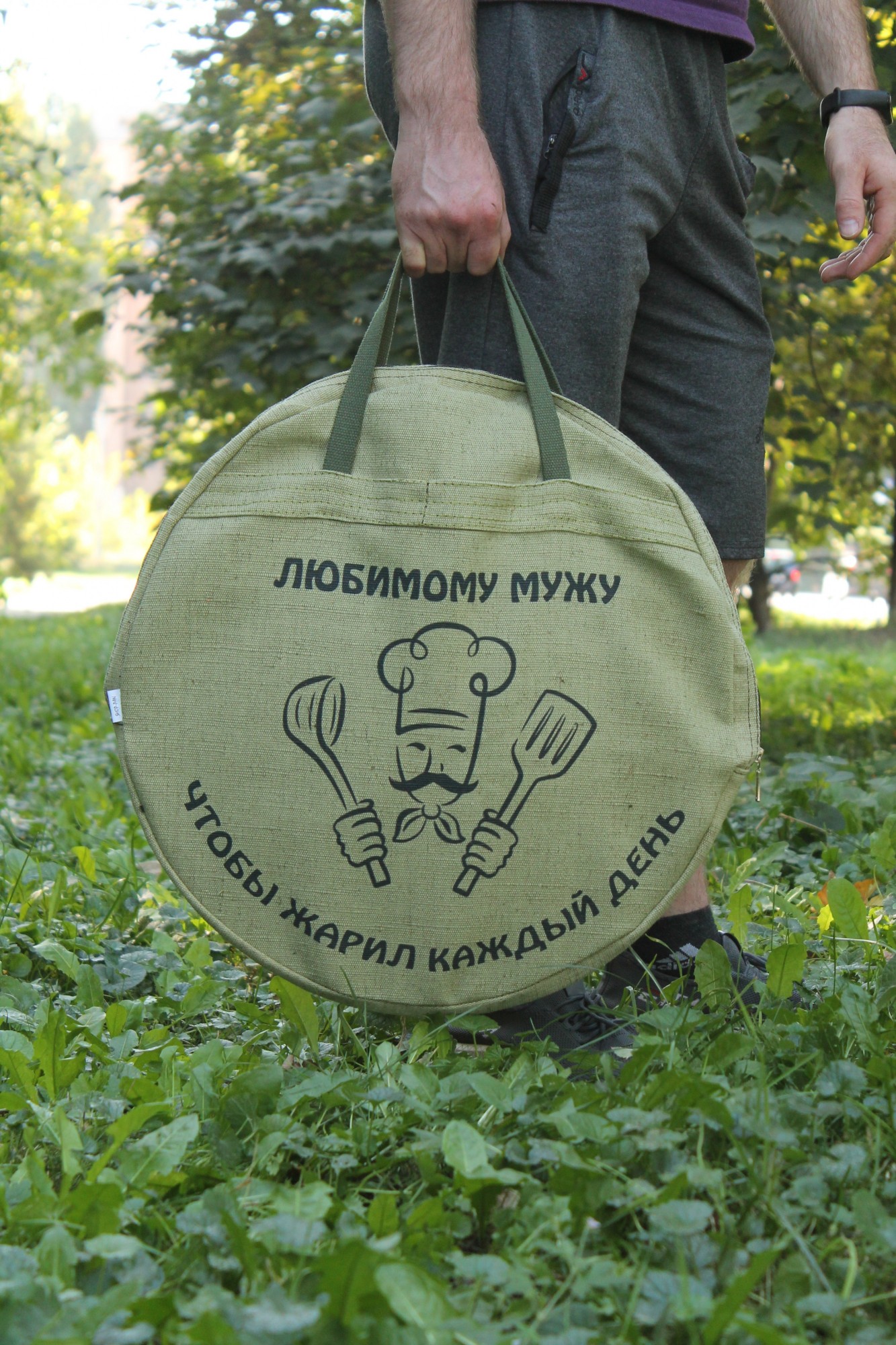 

Нанесення чорно-білого малюнку на чохол для сковорідки/мангалу 7