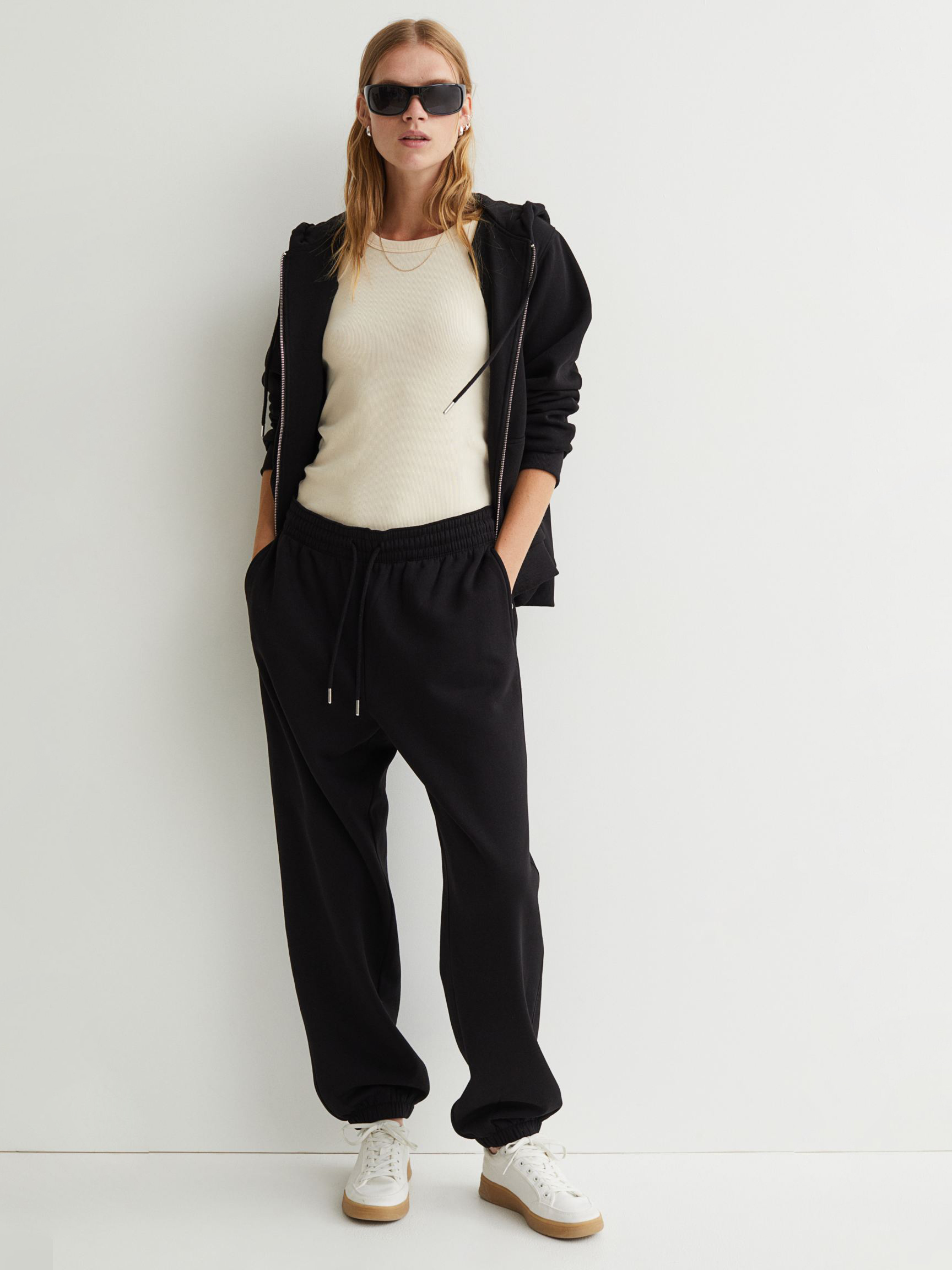 

Спортивные штаны H&M 9327223wtr S Черные