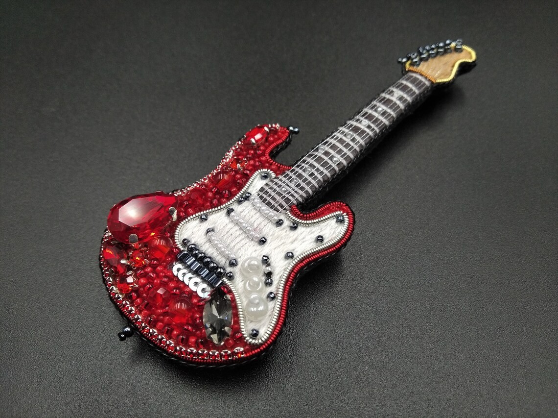 

Брошка ручної роботи David Gilmour's V57 Candy Apple Red Stratocaster